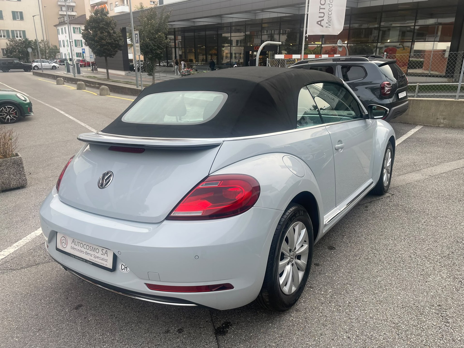 VW BEETLE-image-4