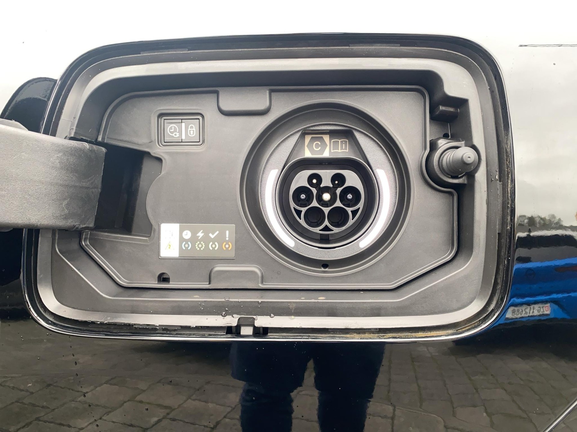CITROEN C5 Aircross 1.6 Plug-in Hybrid Swiss Edition-image-12