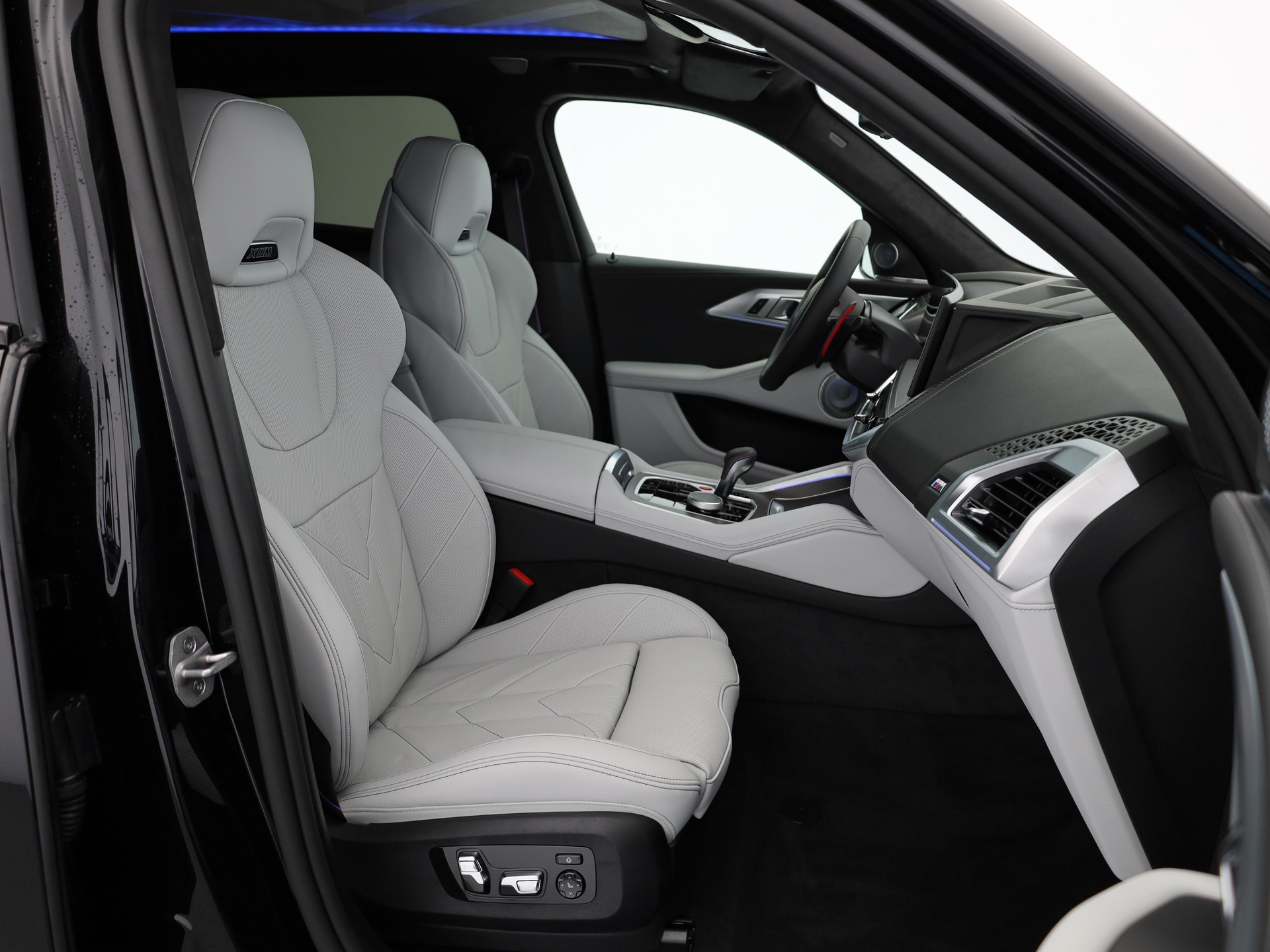 BMW XM G09 Label Plug-in Hybrid-image-13