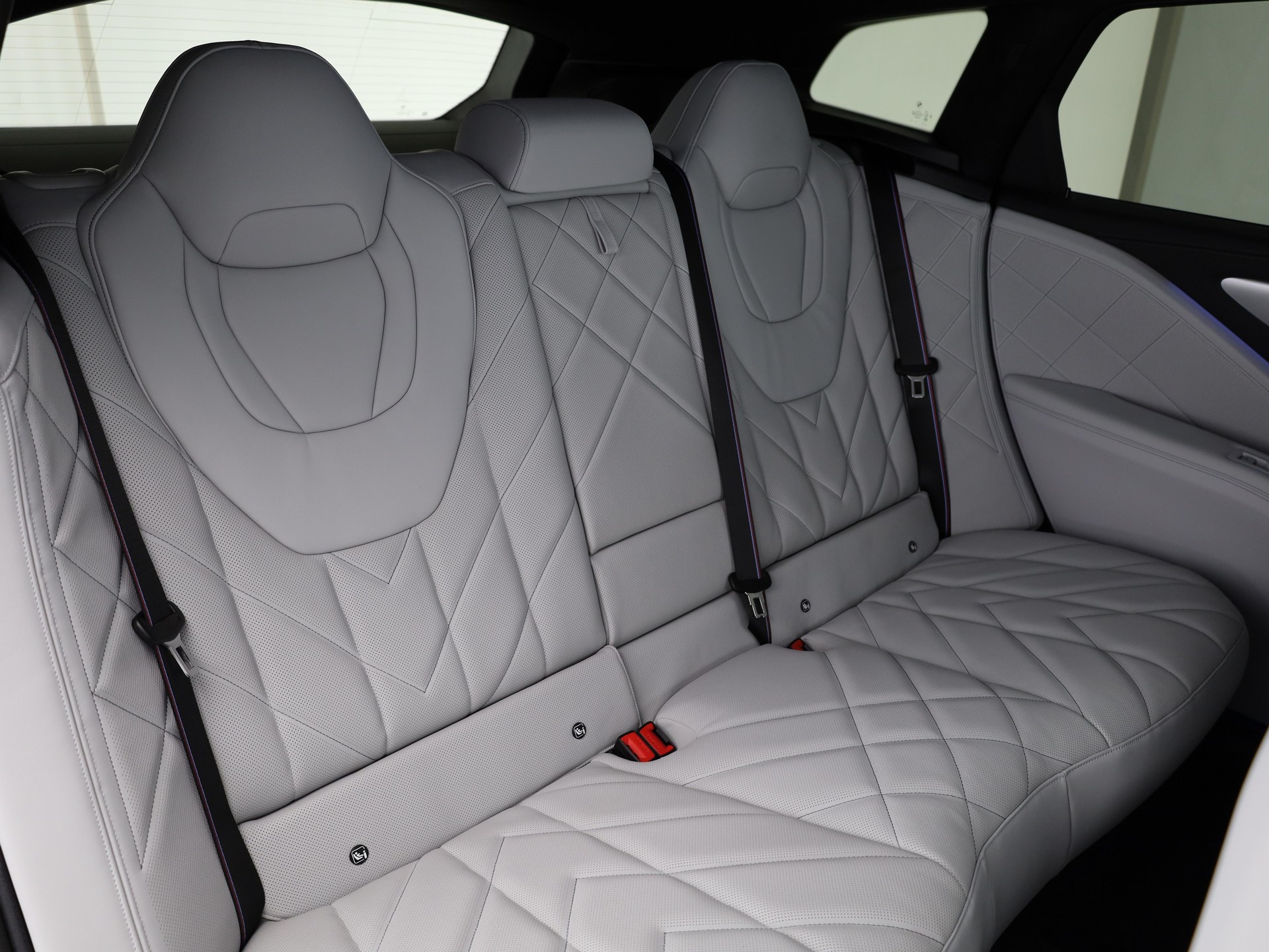 BMW XM G09 Label Plug-in Hybrid-image-14