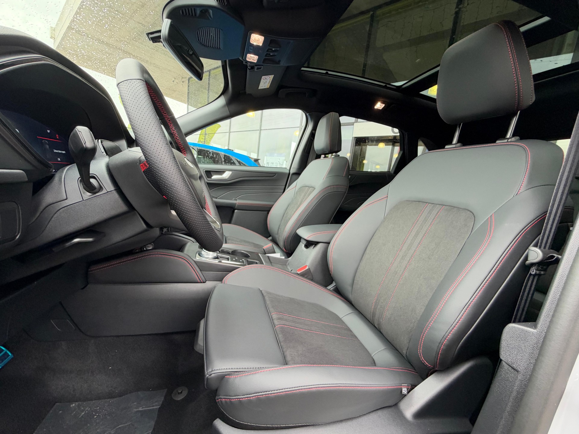 FORD Kuga 2.5 FHEV ST-Line X 4WD Coole grey matter Edition - VOLLE Hütte-image-6