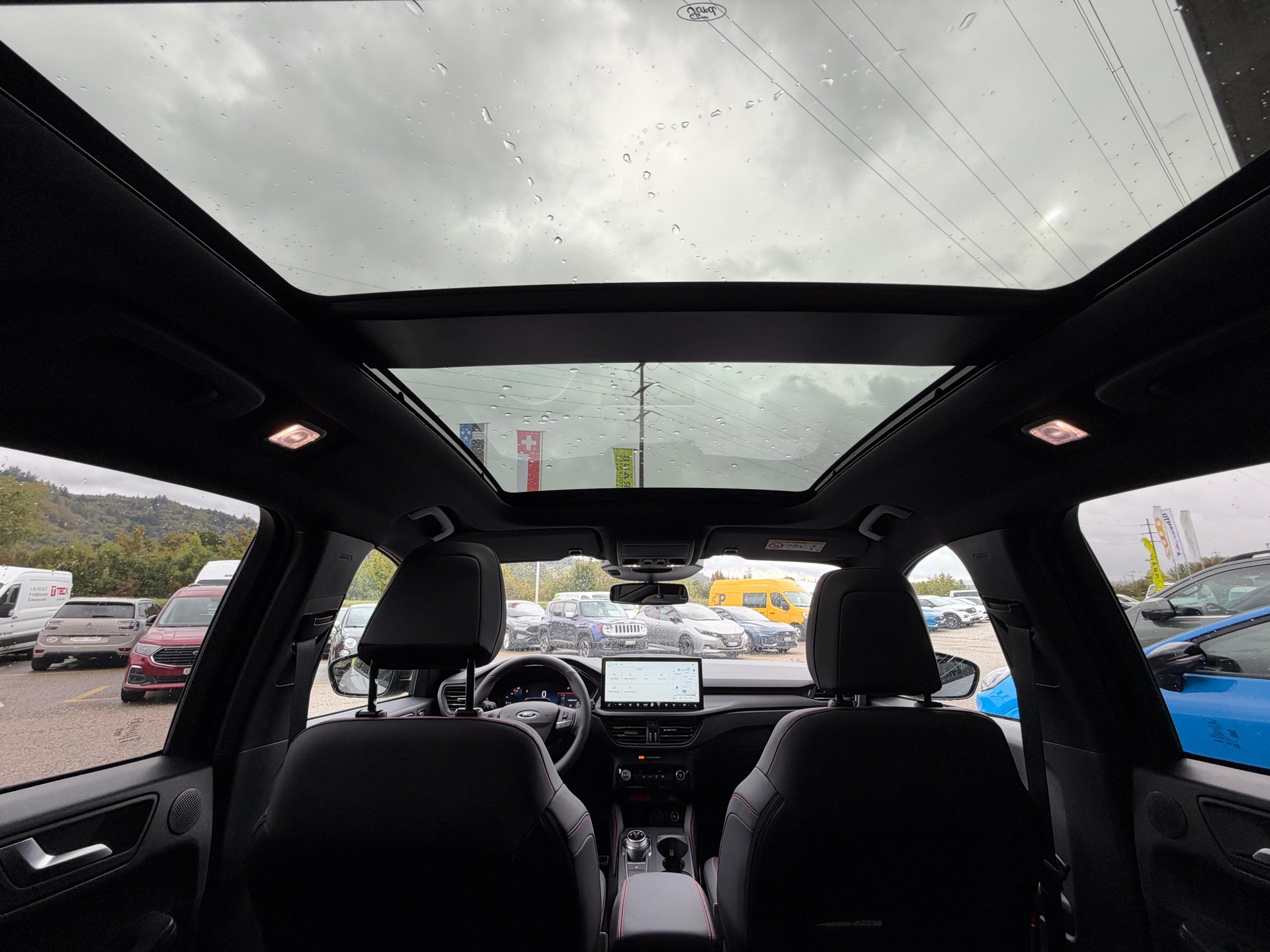FORD Kuga 2.5 FHEV ST-Line X 4WD Coole grey matter Edition - VOLLE Hütte-image-9