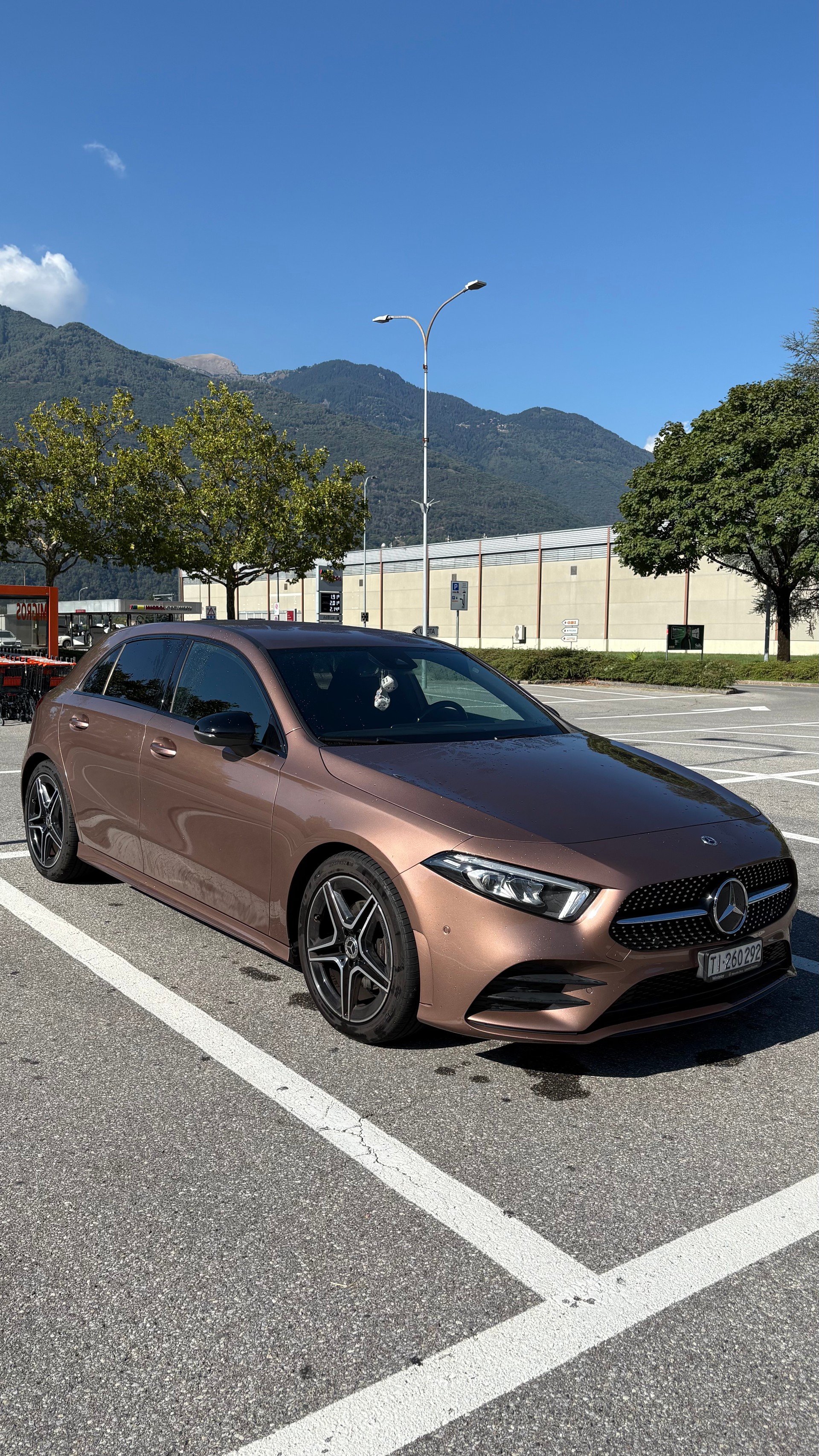 MERCEDES-BENZ A 200 AMG Line 4m-image-5