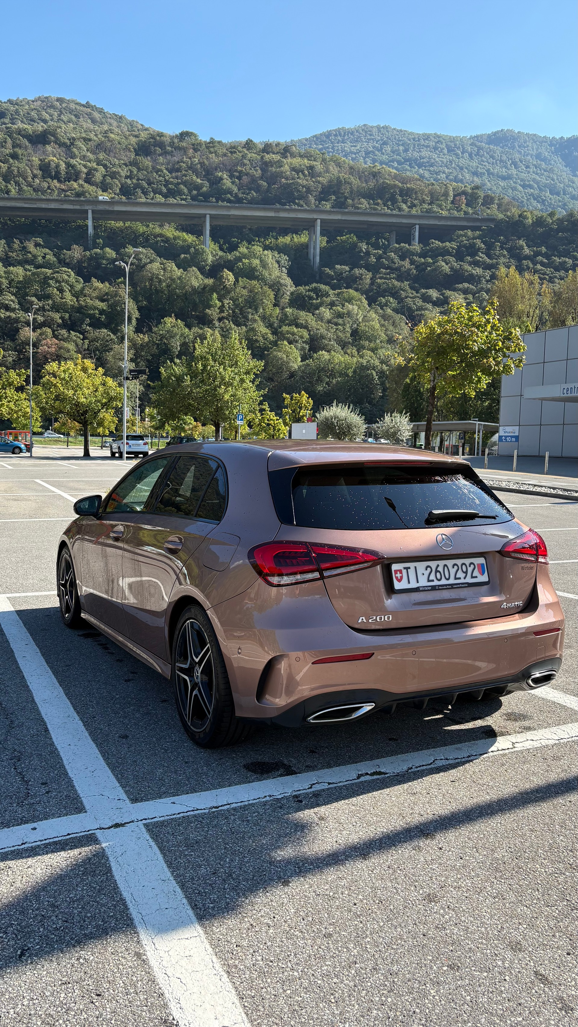 MERCEDES-BENZ A 200 AMG Line 4m-image-2