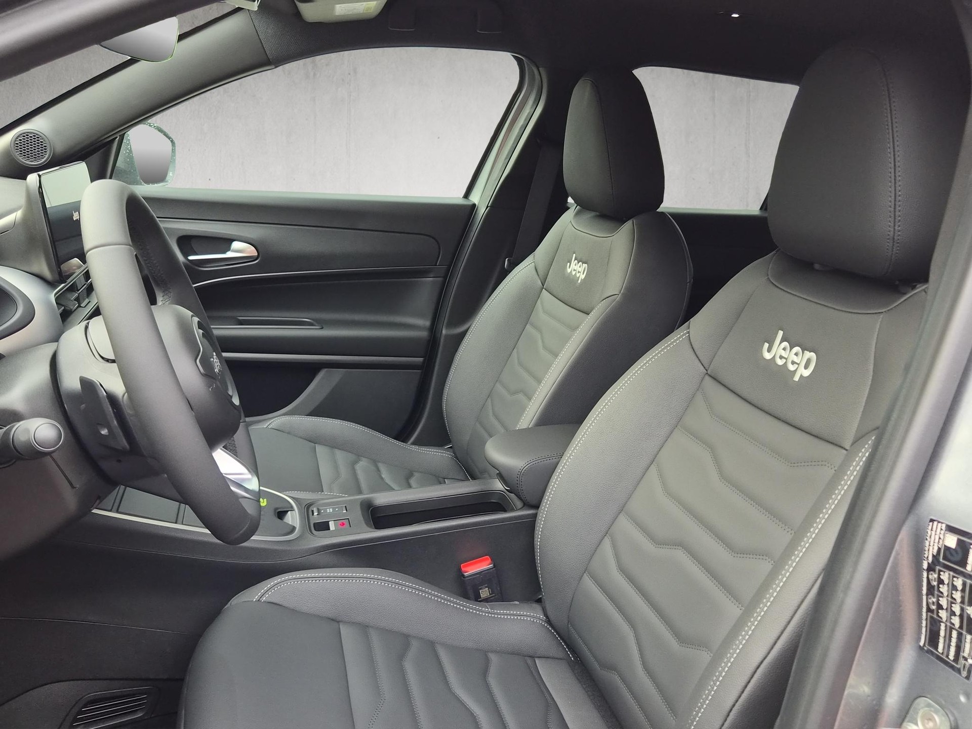 JEEP Avenger 1.2 MHEV Overland 4xe-image-9