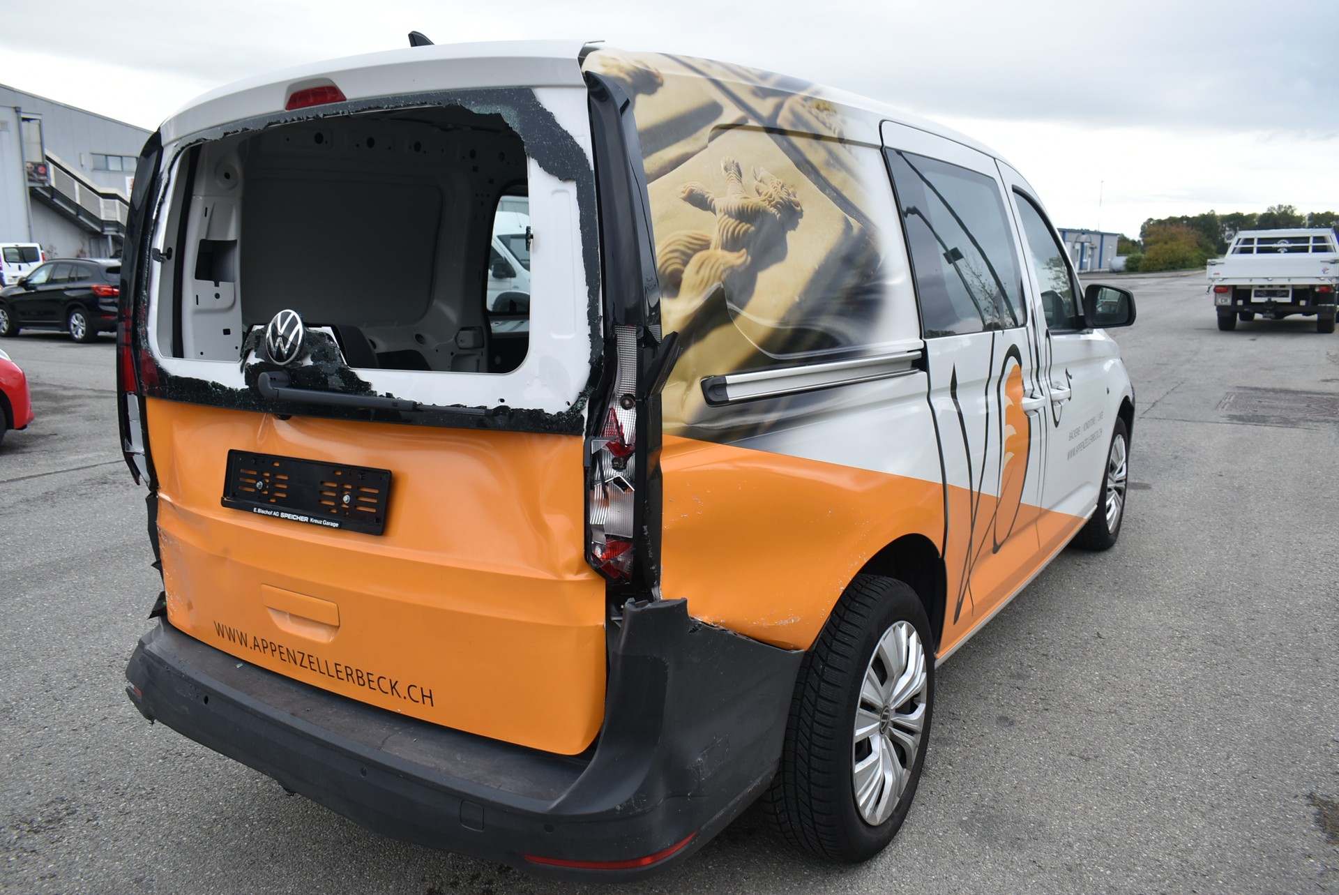 VW Caddy Cargo 2.0TDI Maxi 4Motion-image-3