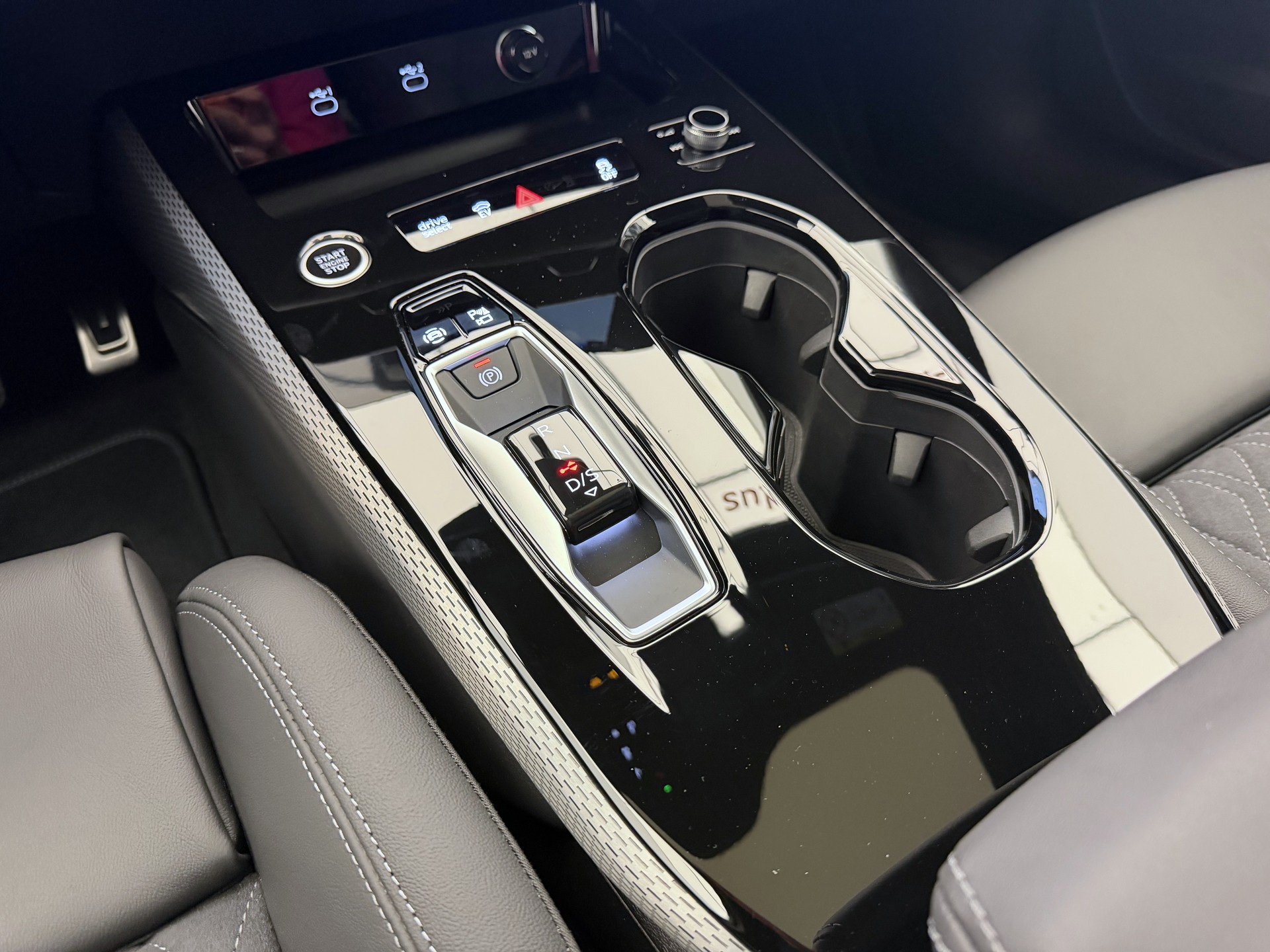 AUDI A5 Avant e-hybrid quattro 270 kW S tronic-image-13