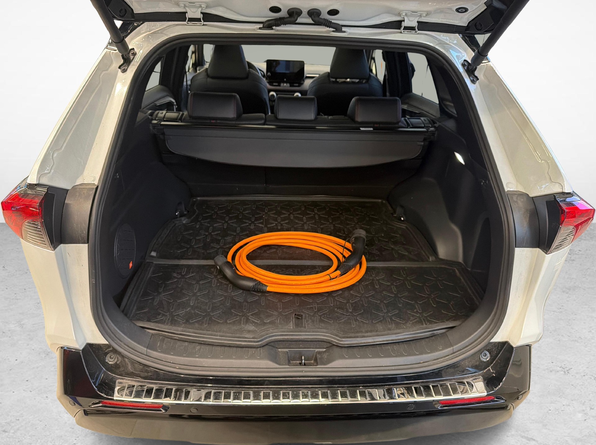 TOYOTA RAV4 2.5 Plug-In-Hybrid Platinum - Ruote invernali e gancio traino amovibile inclusi-image-12