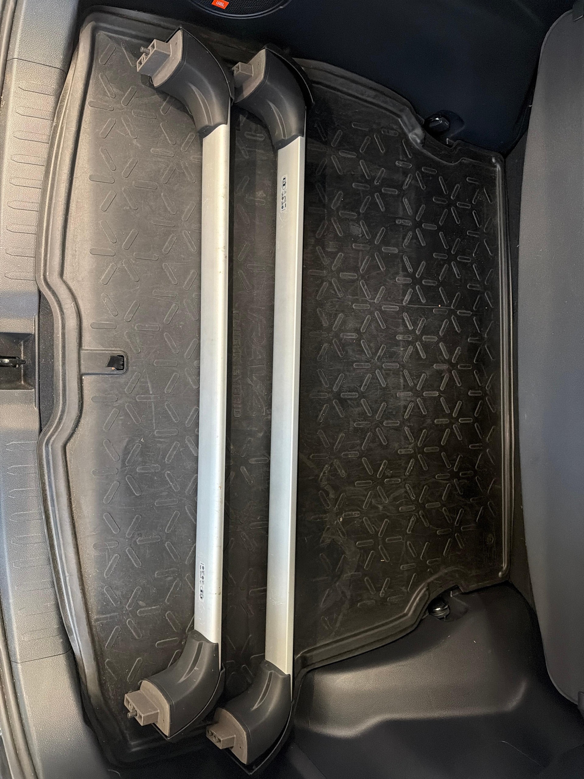 TOYOTA RAV4 2.5 Plug-In-Hybrid Platinum - Ruote invernali e gancio traino amovibile inclusi-image-19