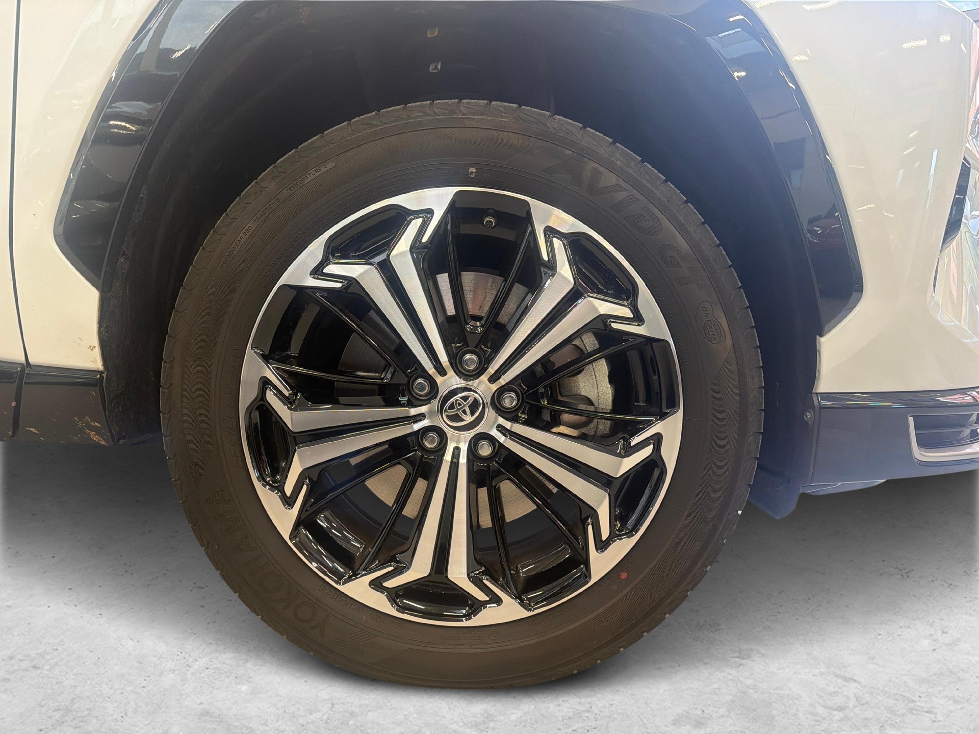 TOYOTA RAV4 2.5 Plug-In-Hybrid Platinum - Ruote invernali e gancio traino amovibile inclusi-image-13