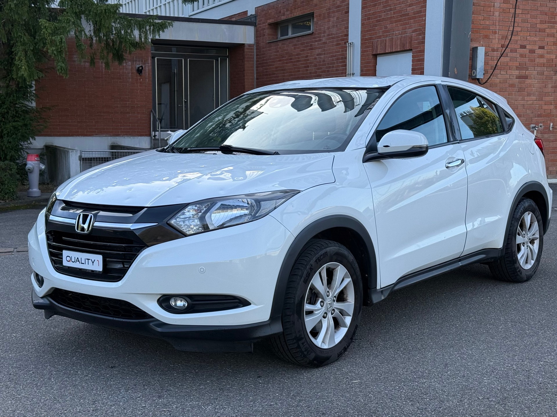 HONDA HR-V 1.5i-VTEC Executive CVT-image-2