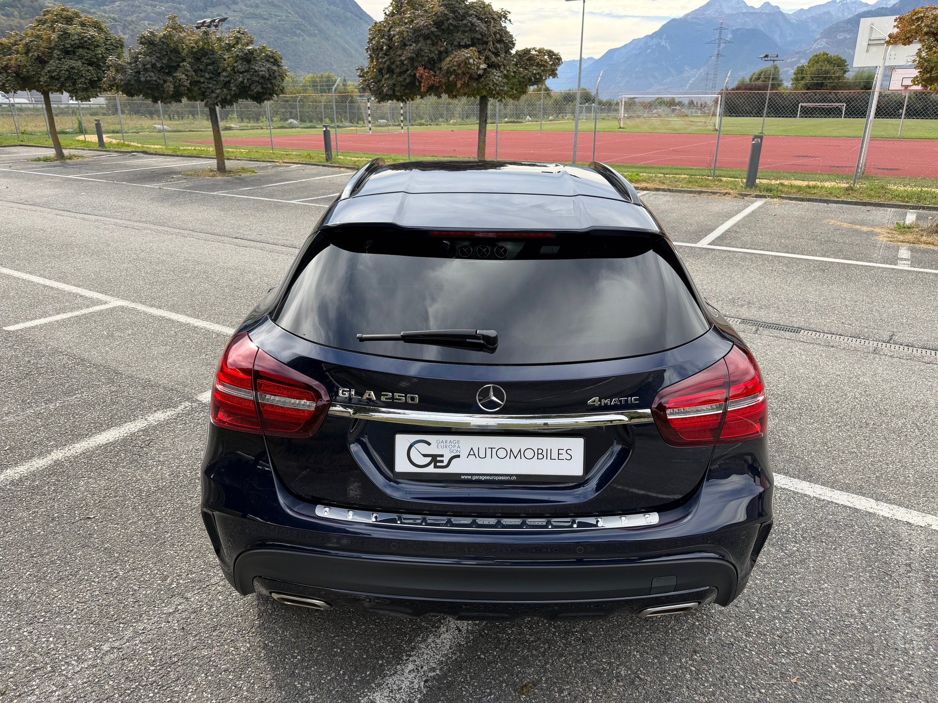 MERCEDES-BENZ GLA 250 AMG Line 4Matic 7G-DCT-image-10