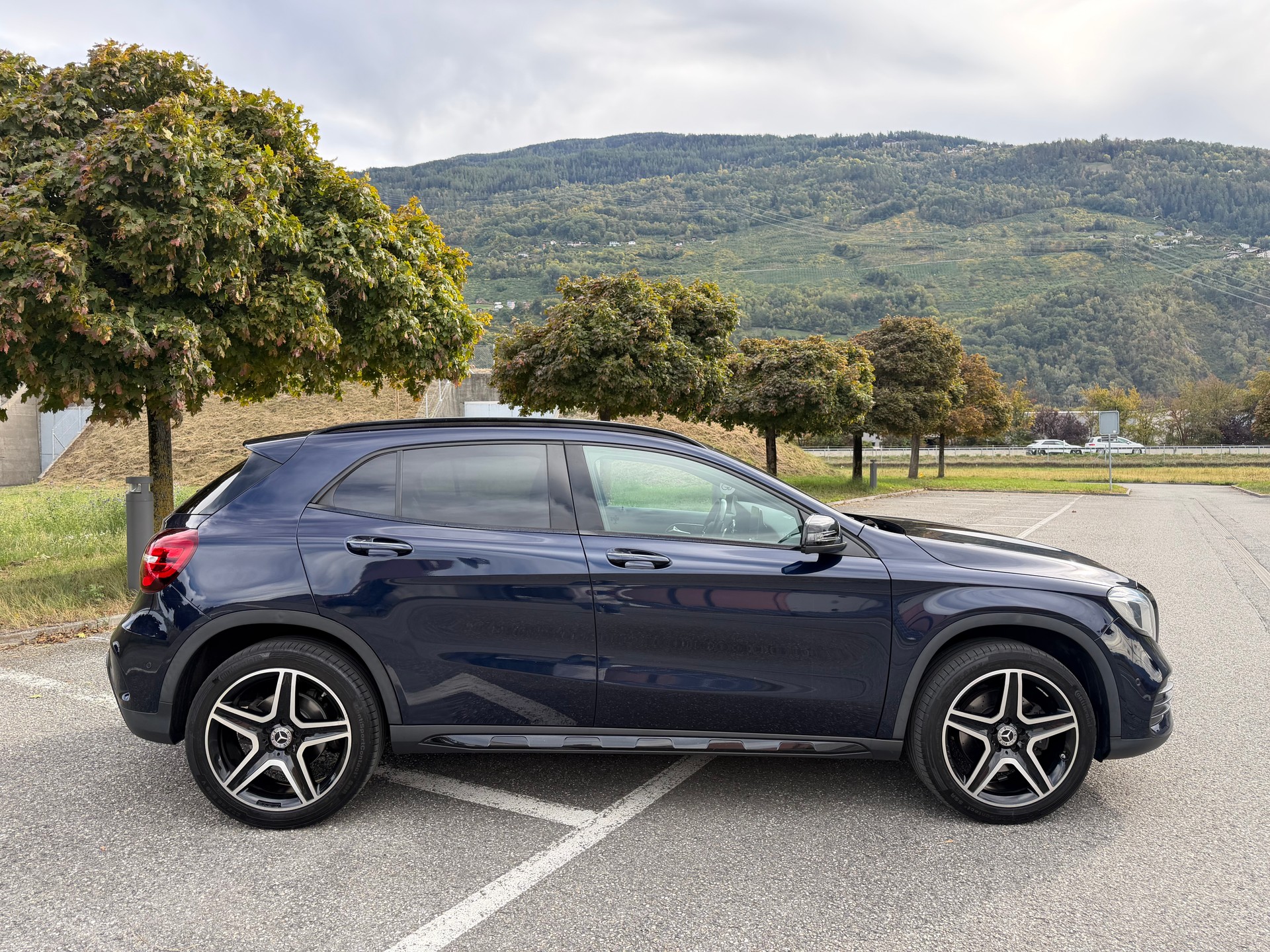 MERCEDES-BENZ GLA 250 AMG Line 4Matic 7G-DCT-image-6