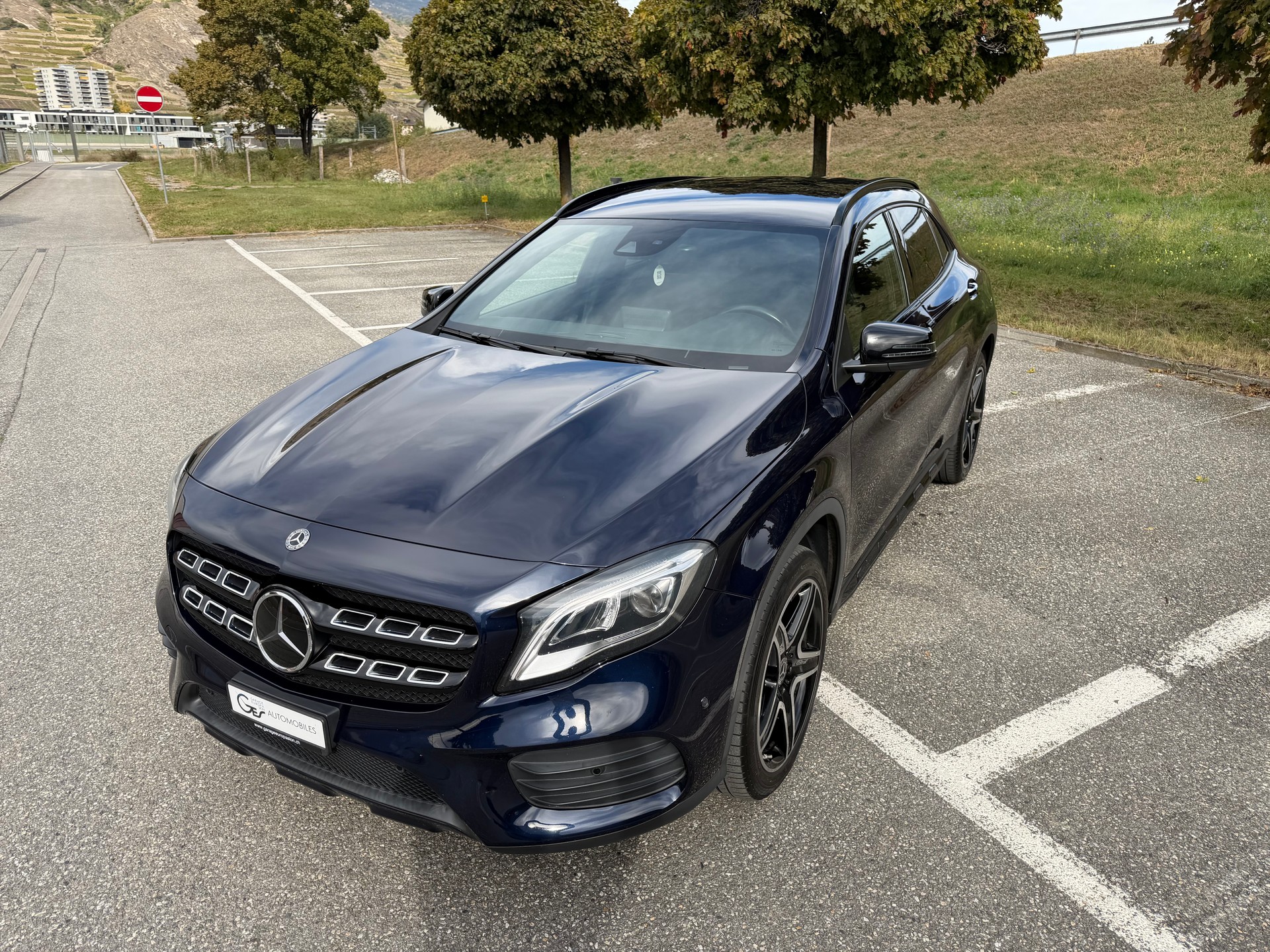 MERCEDES-BENZ GLA 250 AMG Line 4Matic 7G-DCT-image-3