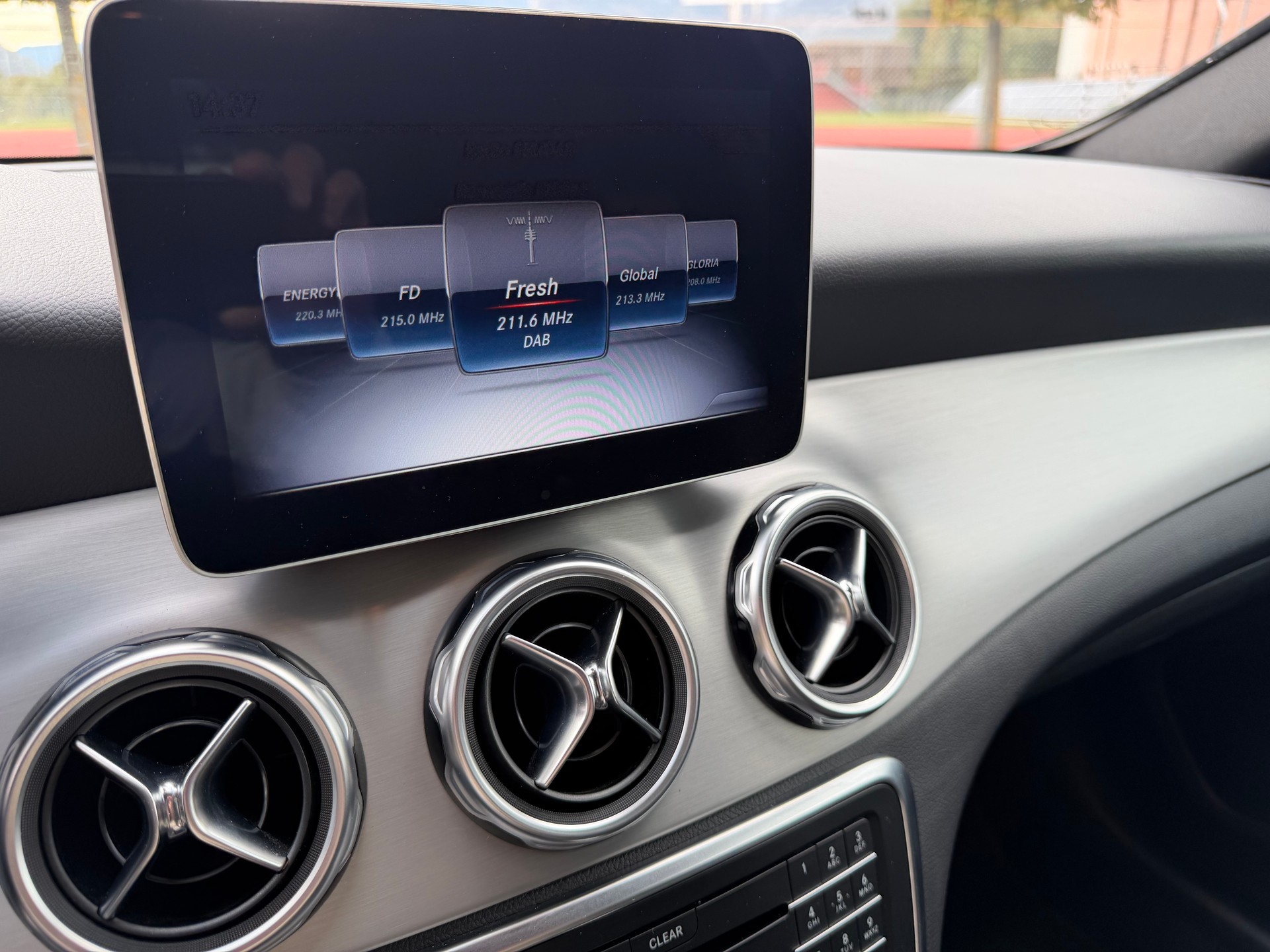 MERCEDES-BENZ GLA 250 AMG Line 4Matic 7G-DCT-image-21