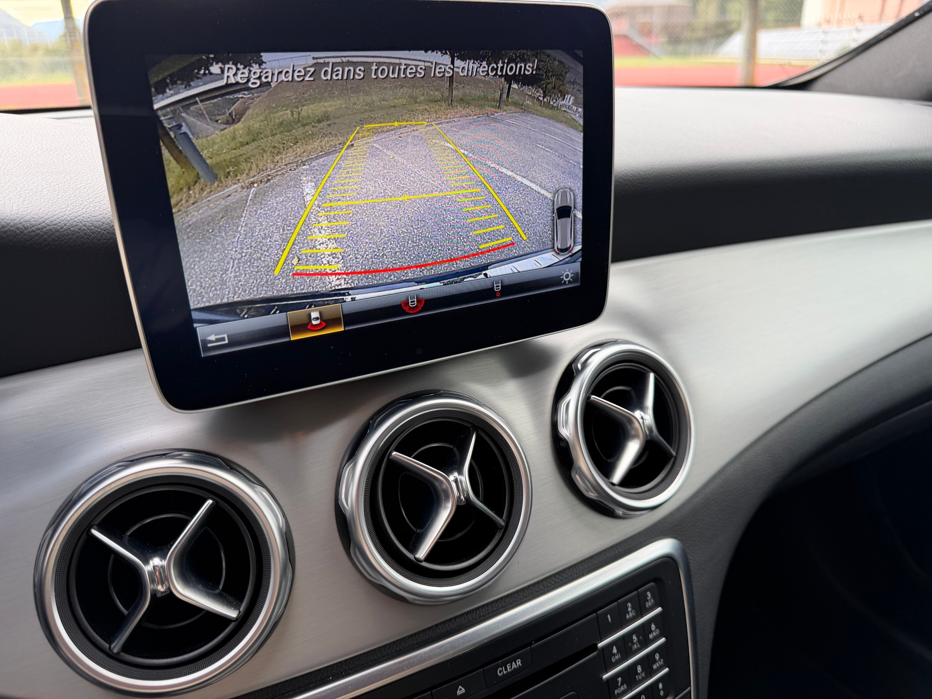 MERCEDES-BENZ GLA 250 AMG Line 4Matic 7G-DCT-image-22