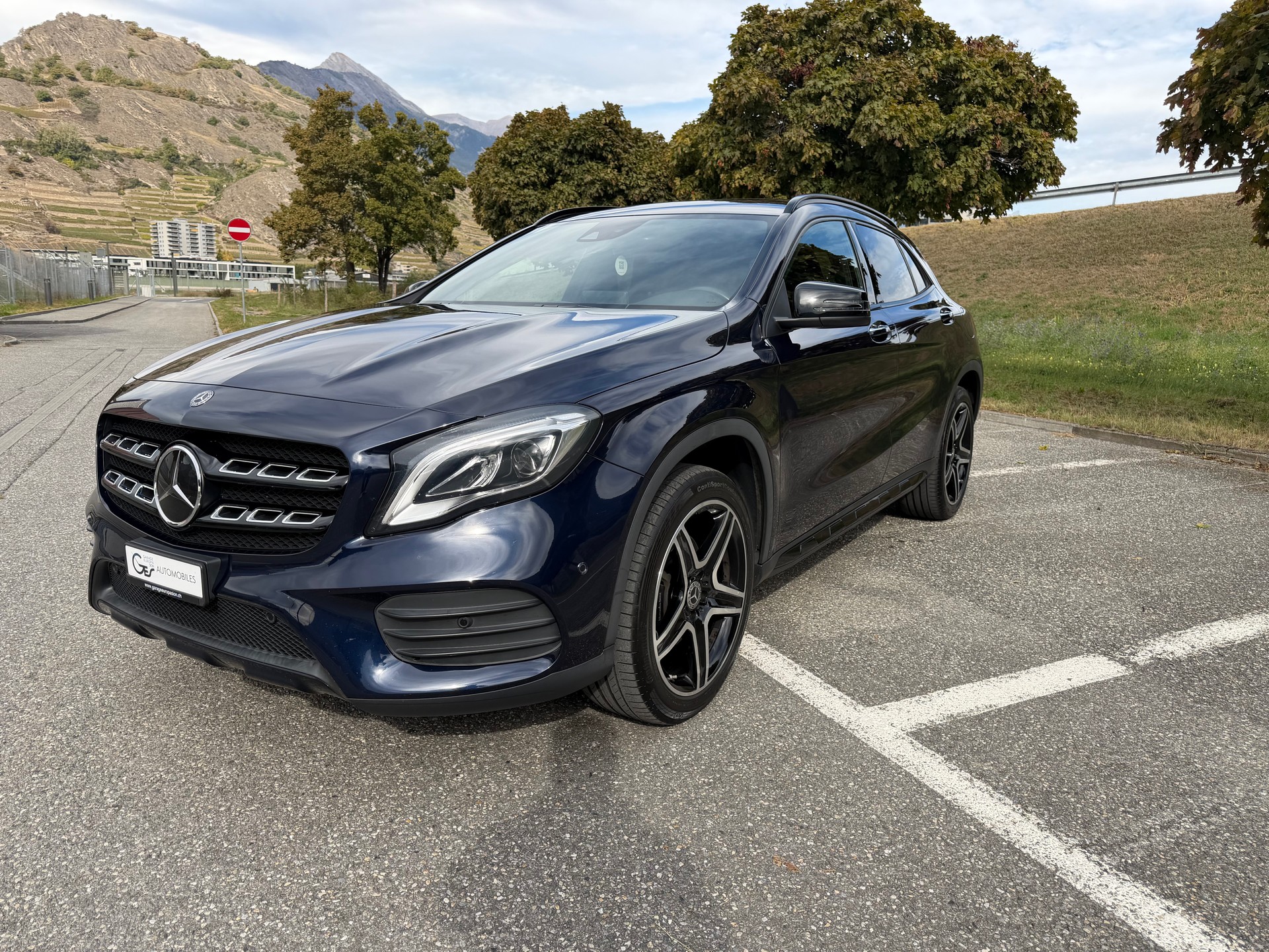 MERCEDES-BENZ GLA 250 AMG Line 4Matic 7G-DCT-image-4