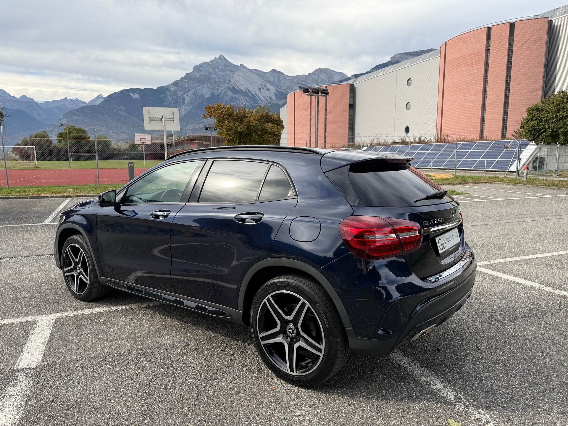 MERCEDES-BENZ GLA 250 AMG Line 4Matic 7G-DCT-image-8