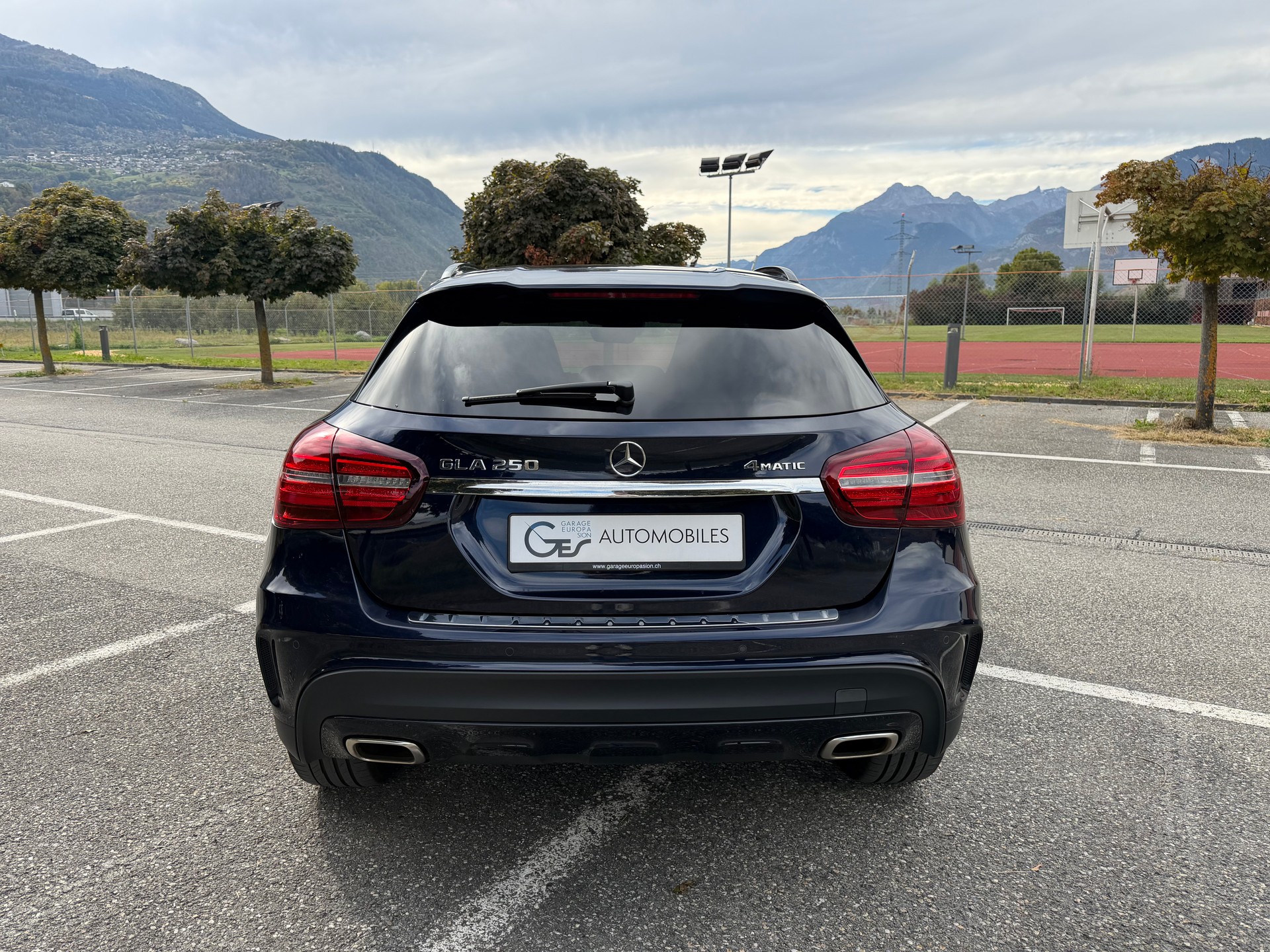 MERCEDES-BENZ GLA 250 AMG Line 4Matic 7G-DCT-image-11