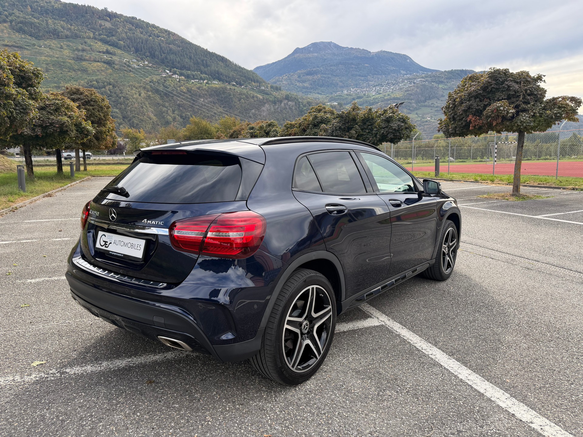 MERCEDES-BENZ GLA 250 AMG Line 4Matic 7G-DCT-image-9