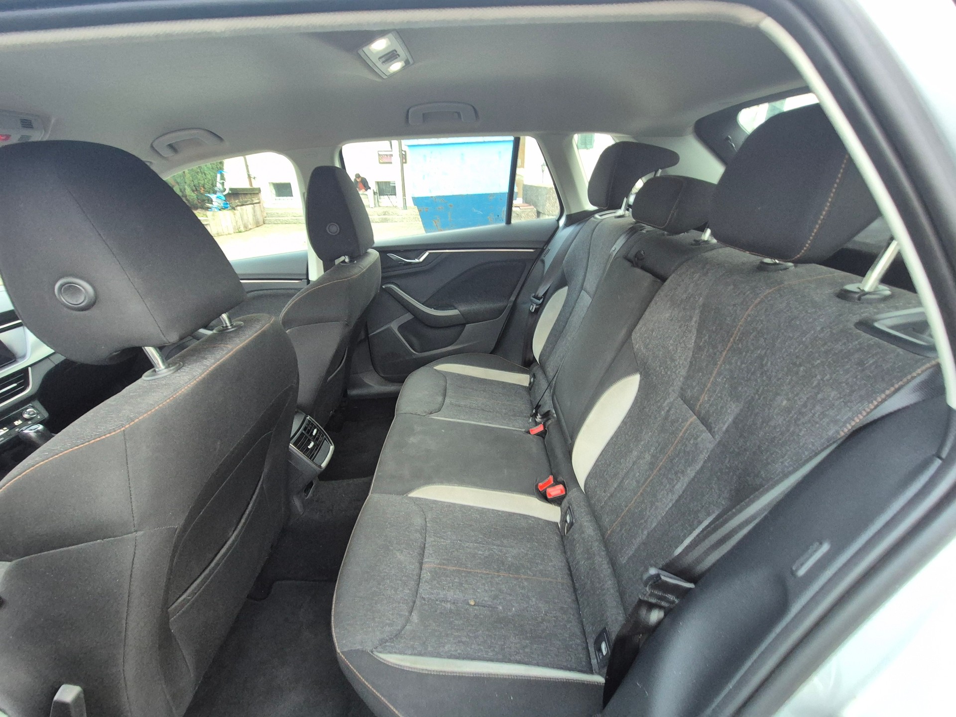 SKODA Kamiq 1.0 TSI Ambition DSG-image-8