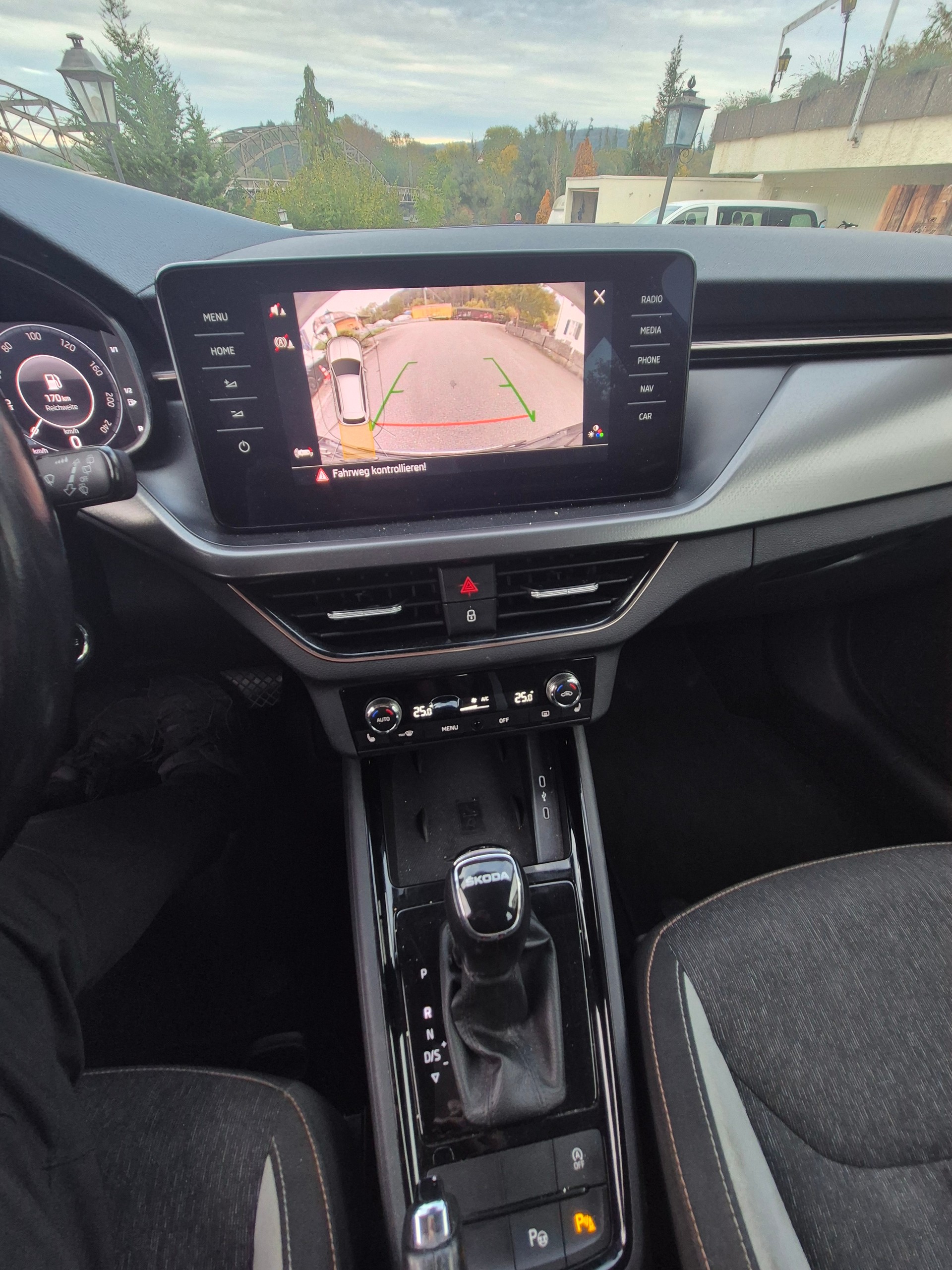 SKODA Kamiq 1.0 TSI Ambition DSG-image-11