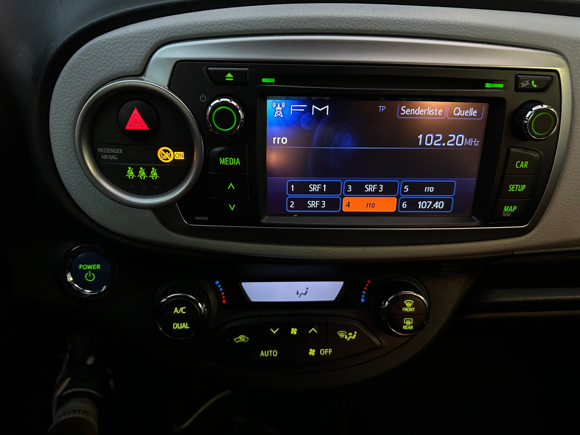 TOYOTA Yaris 1.5 VVT-i Hybrid Sol CVT-image-14