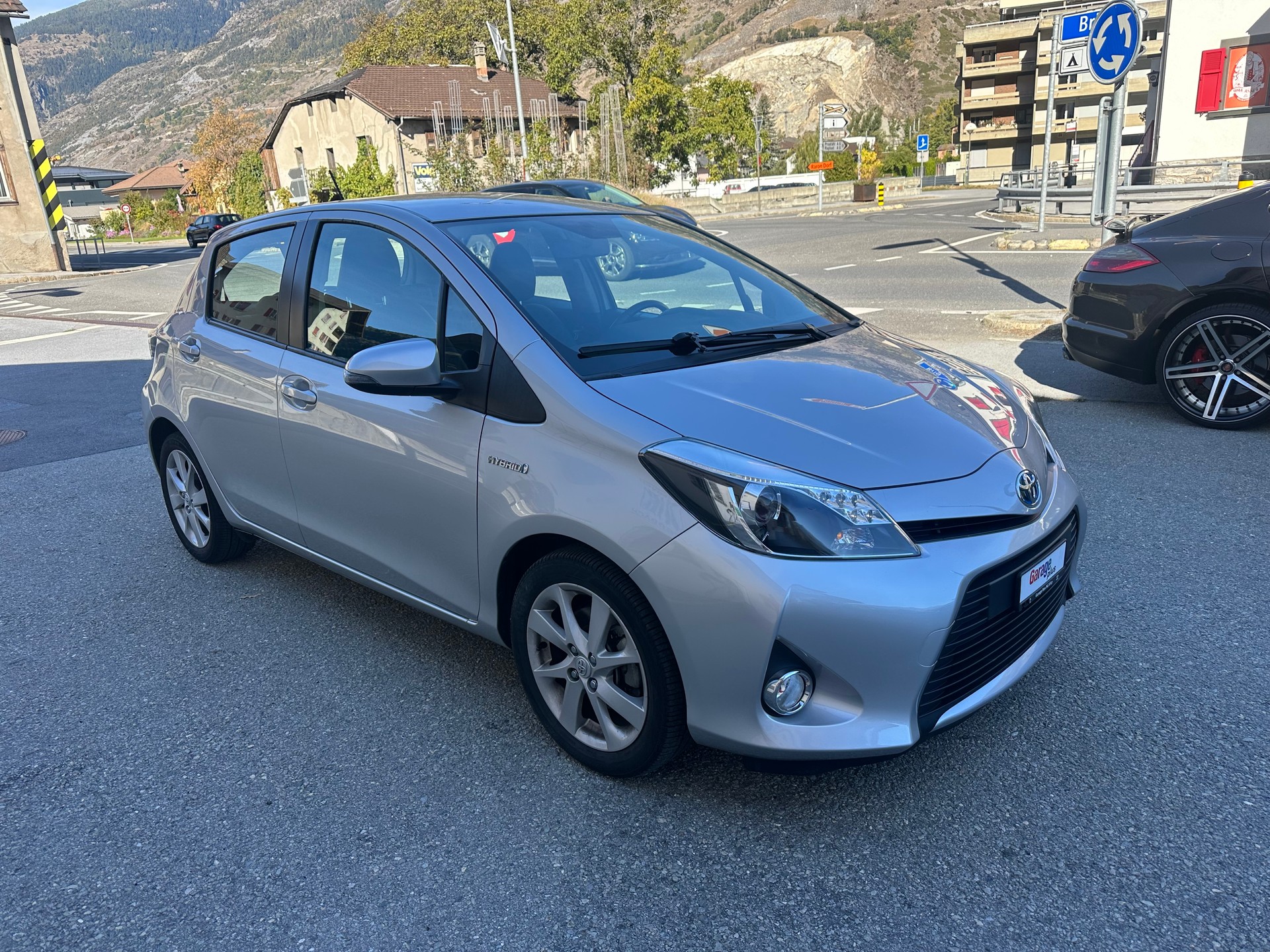 TOYOTA Yaris 1.5 VVT-i Hybrid Sol CVT-image-2