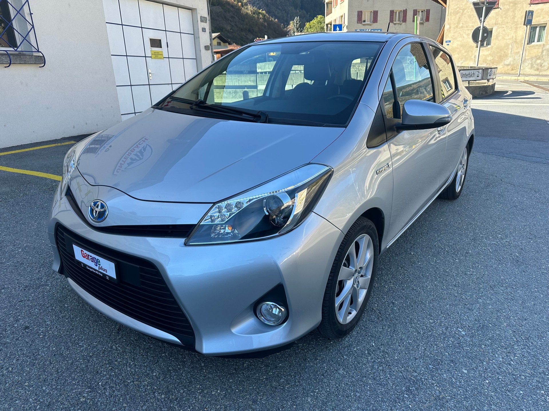 TOYOTA Yaris 1.5 VVT-i Hybrid Sol CVT-image-3