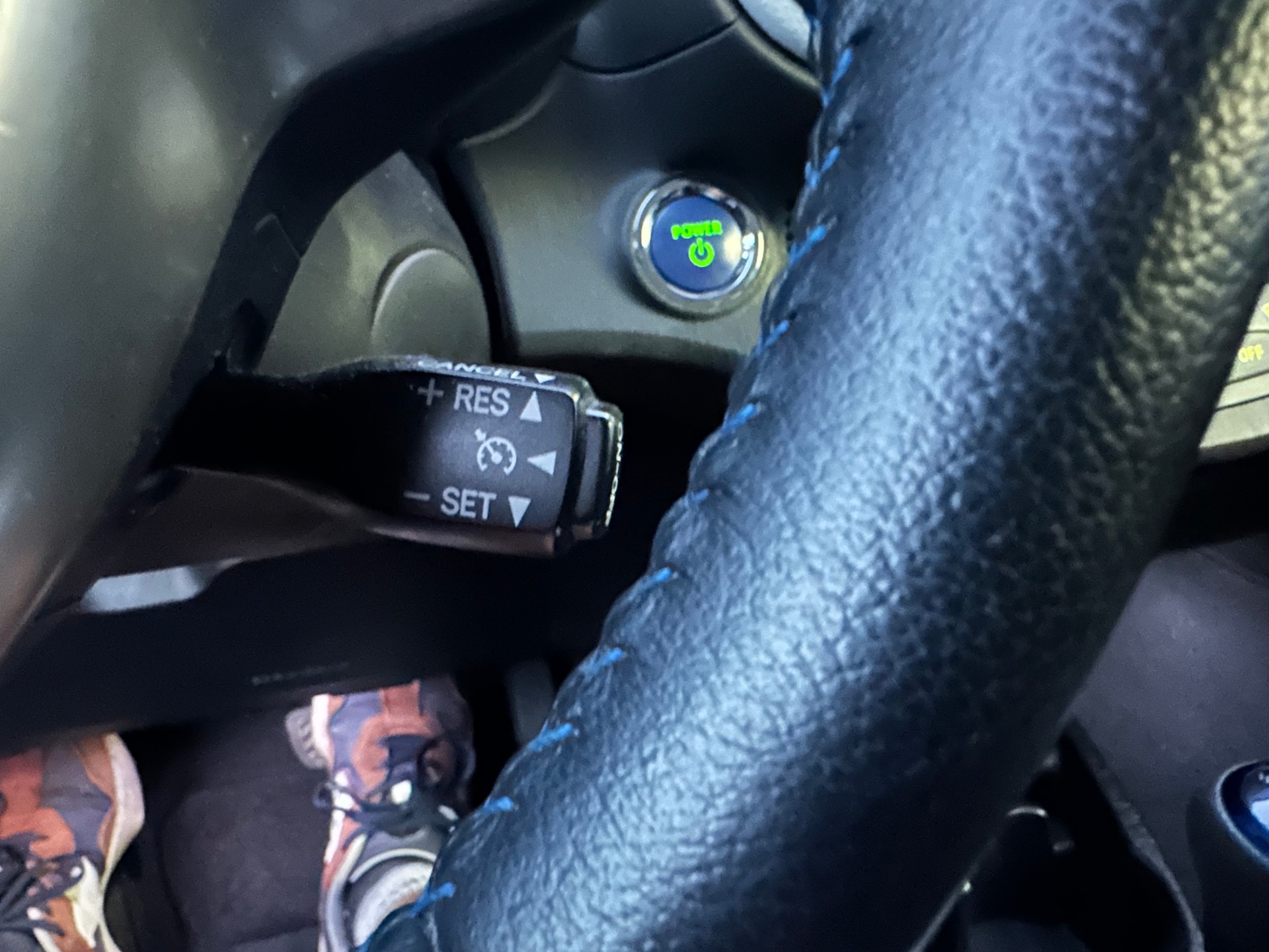 TOYOTA Yaris 1.5 VVT-i Hybrid Sol CVT-image-15
