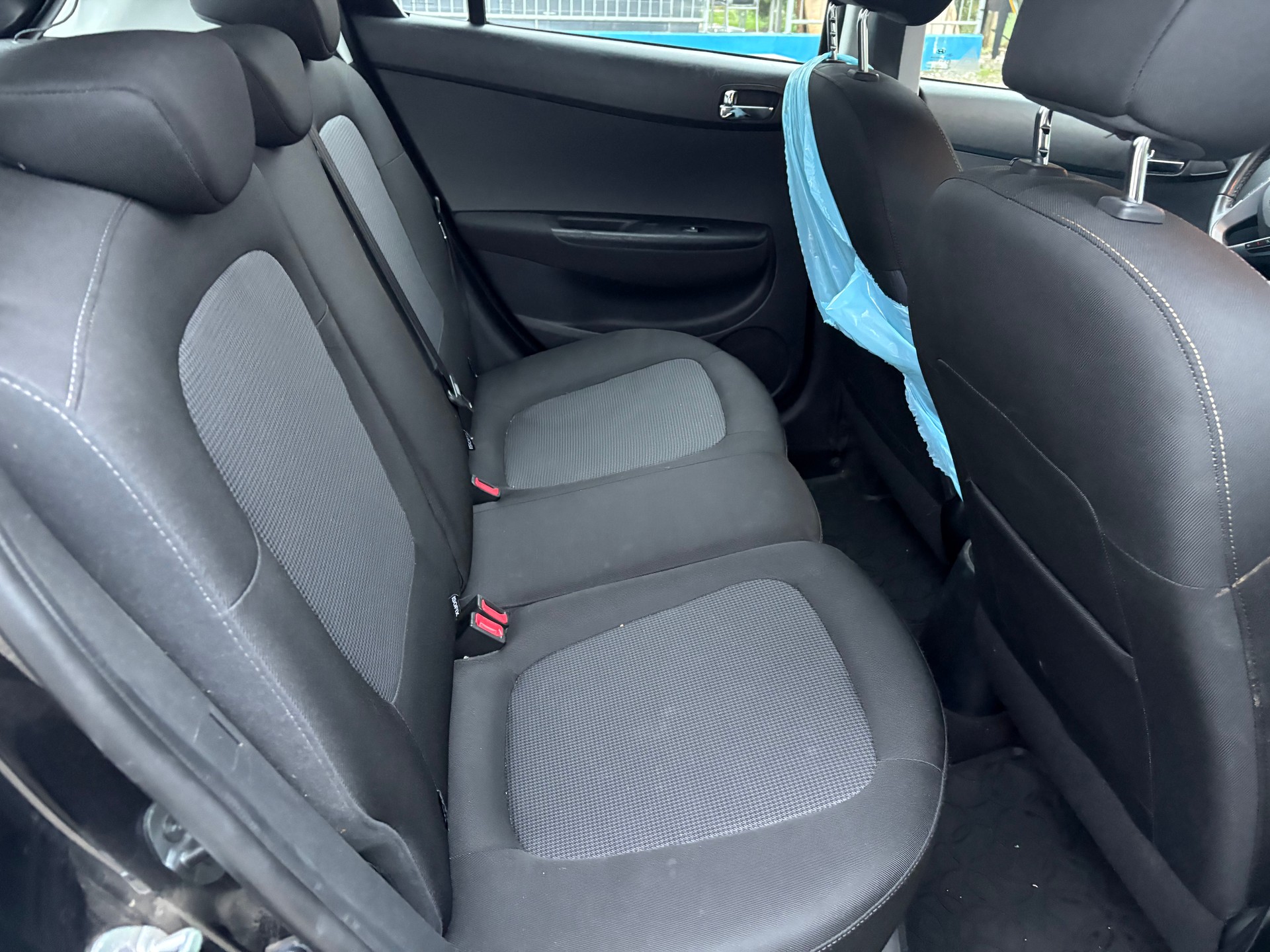 HYUNDAI i20 1.4 Style-image-4
