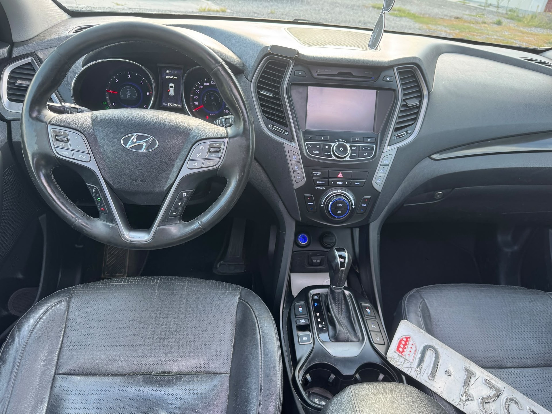 HYUNDAI Santa Fe 2.2 CRDI Premium 4WD Automatic-image-9