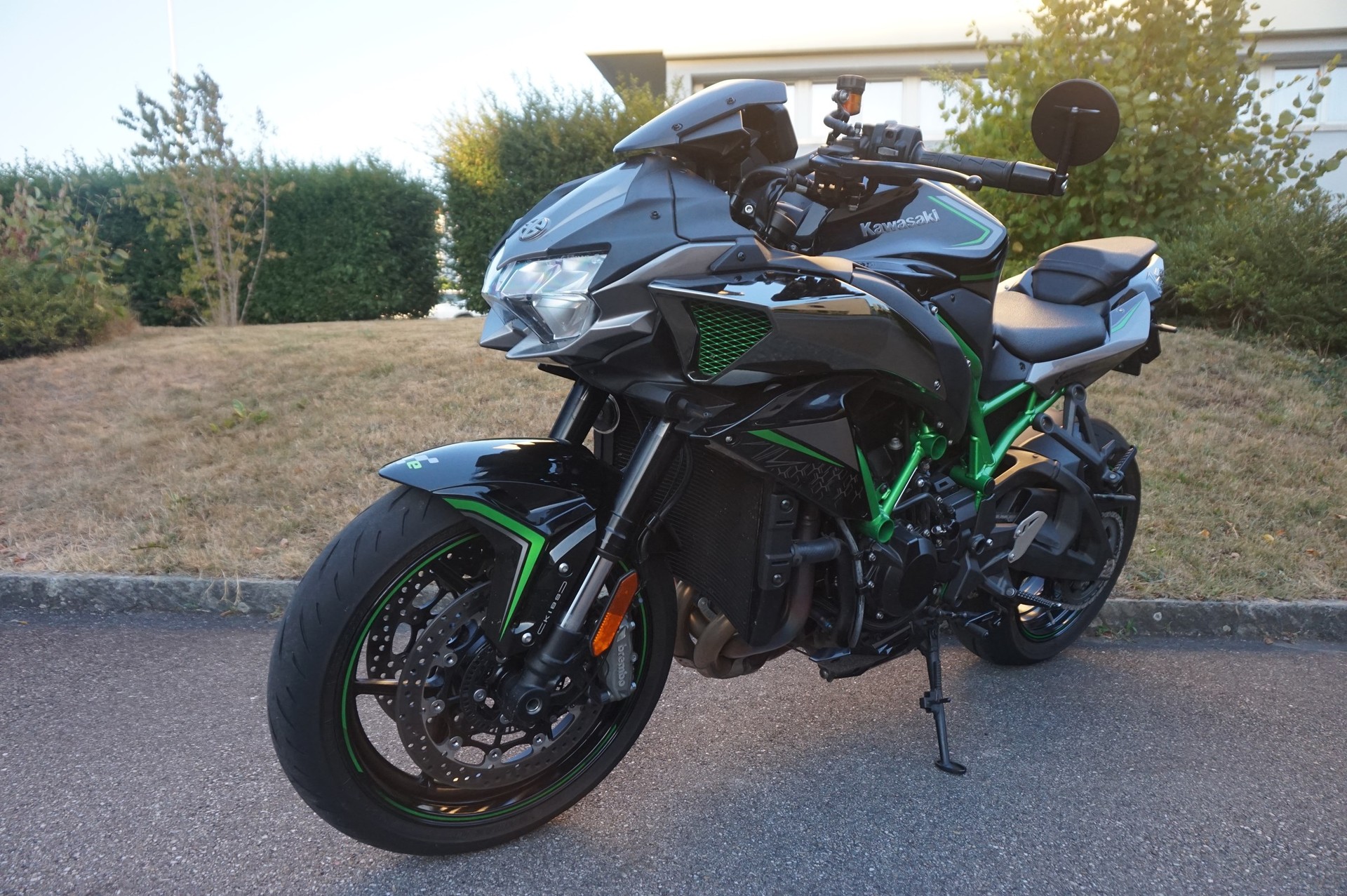 KAWASAKI Z H2 ABS mit Bodis V4-M-CA Auspuff-showroom-element-1