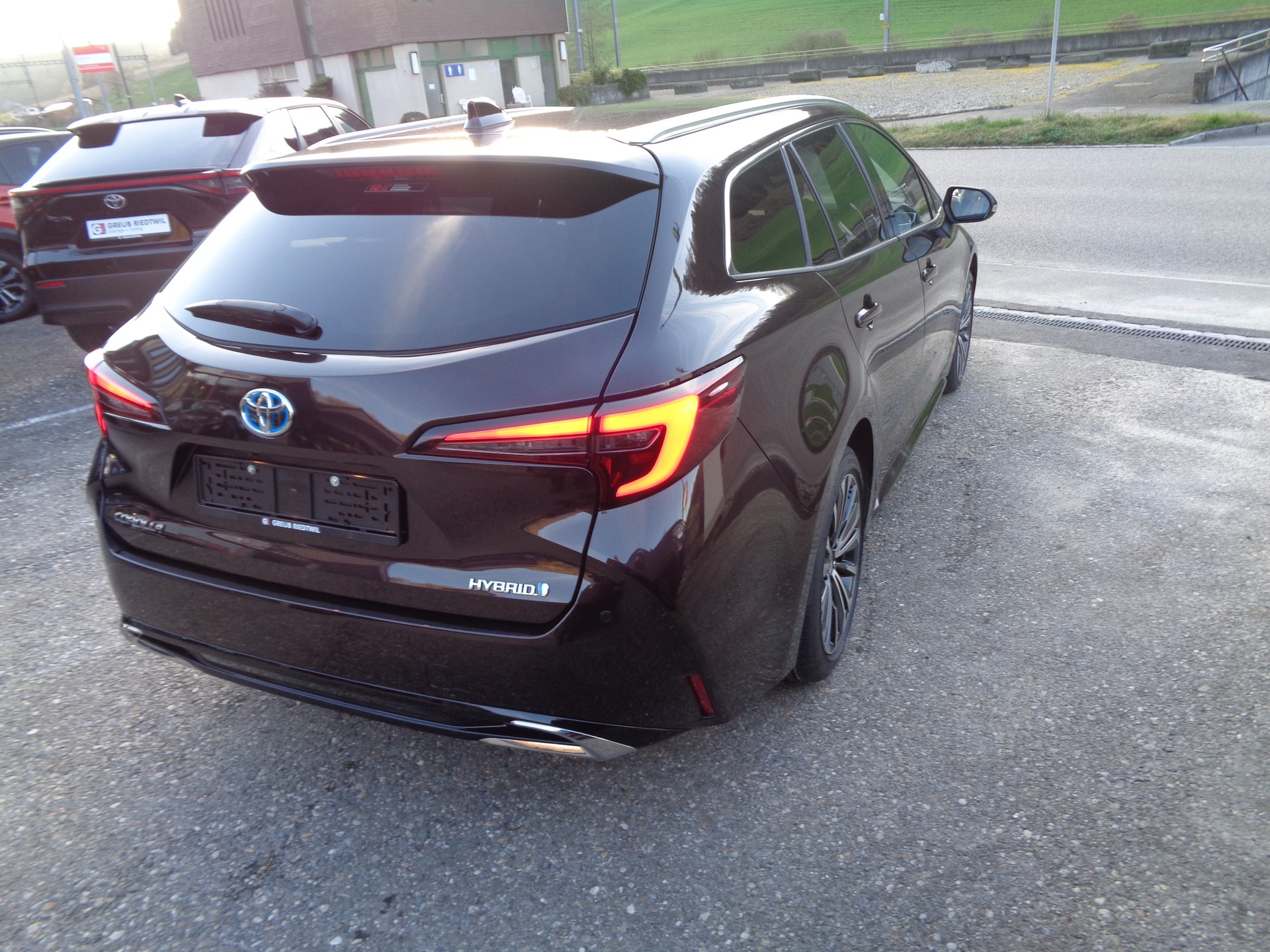 TOYOTA Corolla Touring Sports 2.0 HSD Trend e-CVT-image-3