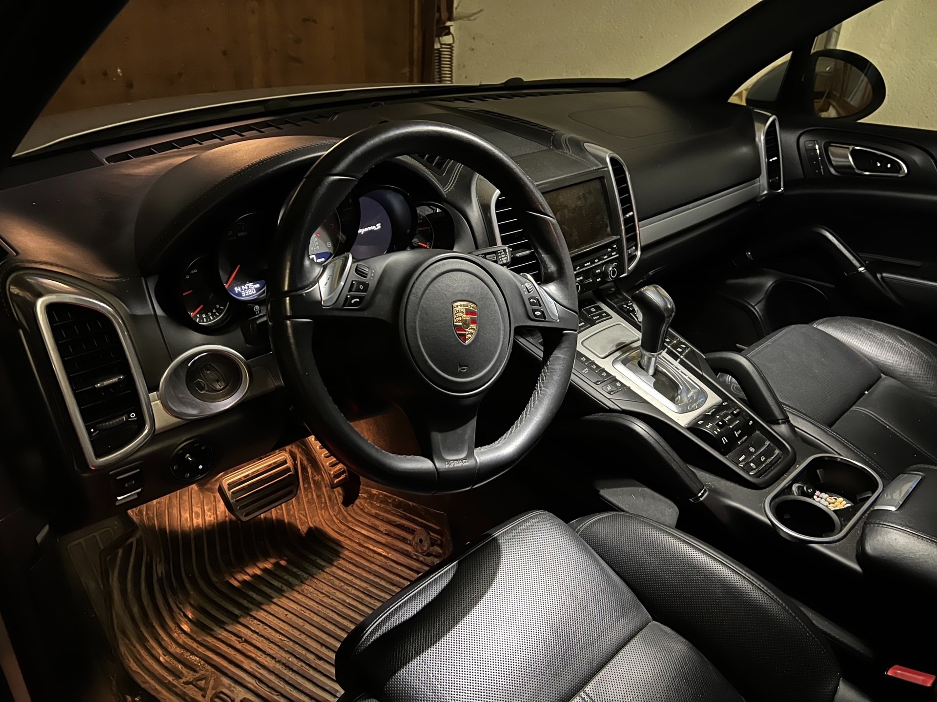 PORSCHE Cayenne S-image-16