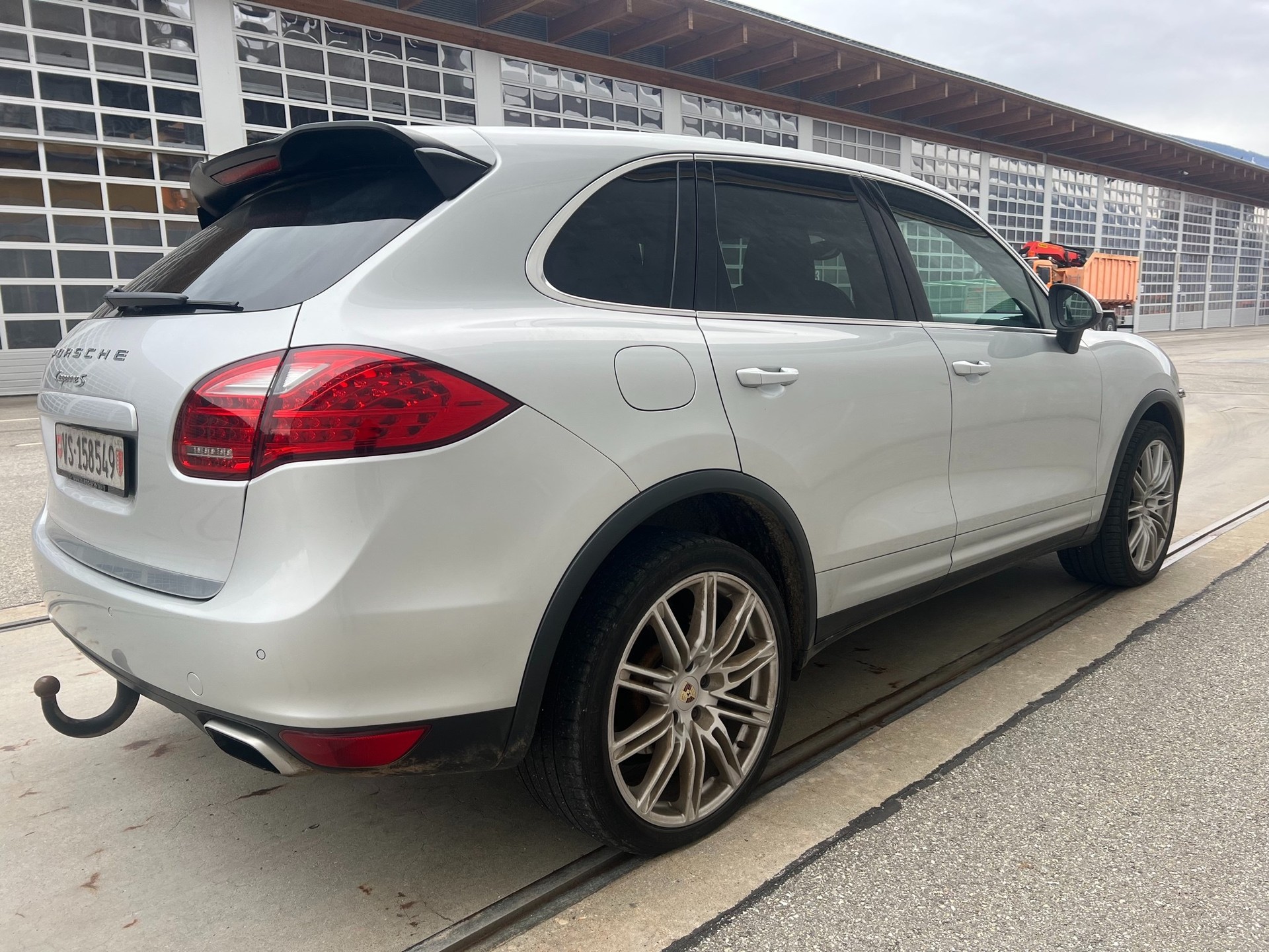 PORSCHE Cayenne S-image-2