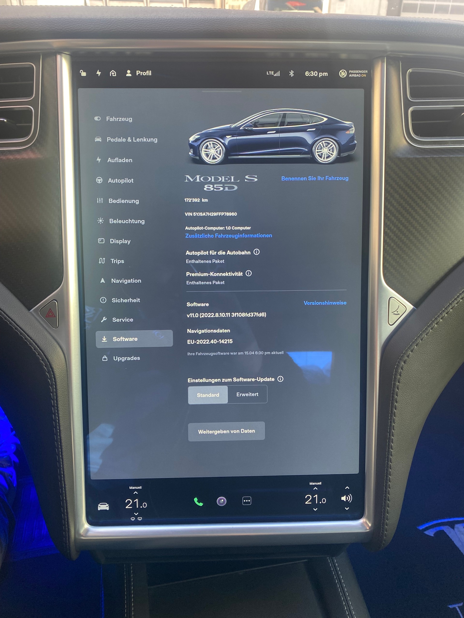 TESLA Model S 85 D-image-12