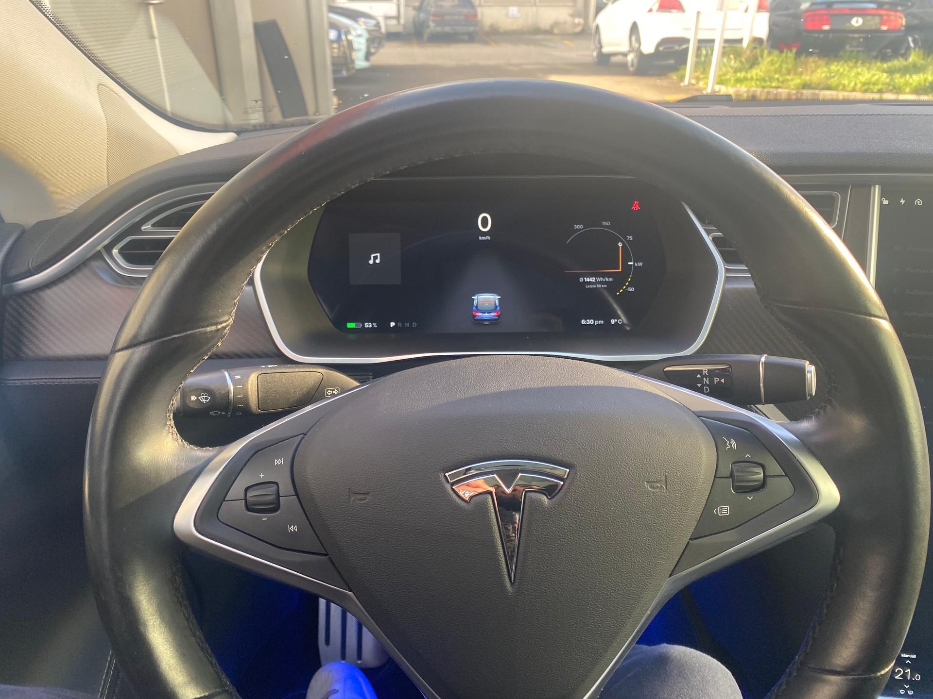 TESLA Model S 85 D-image-14