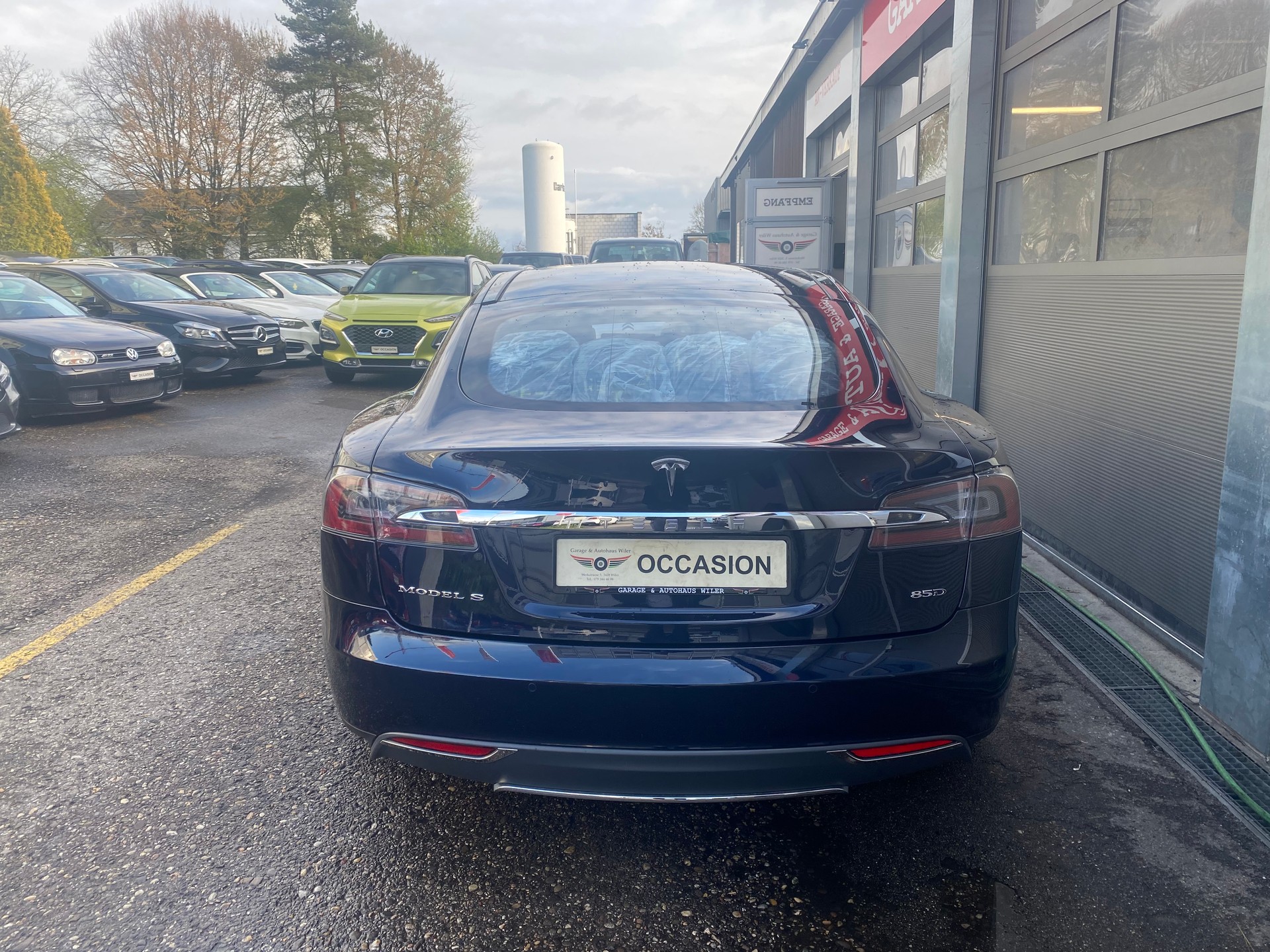 TESLA Model S 85 D-image-5