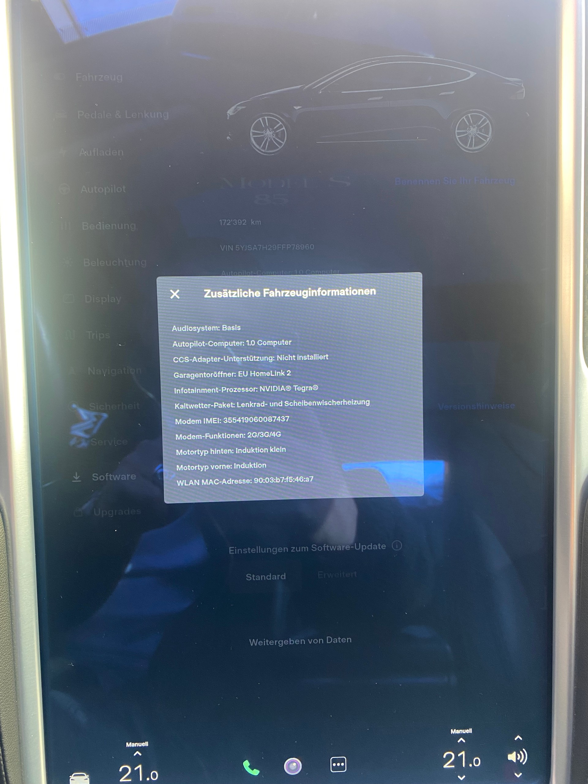 TESLA Model S 85 D-image-13