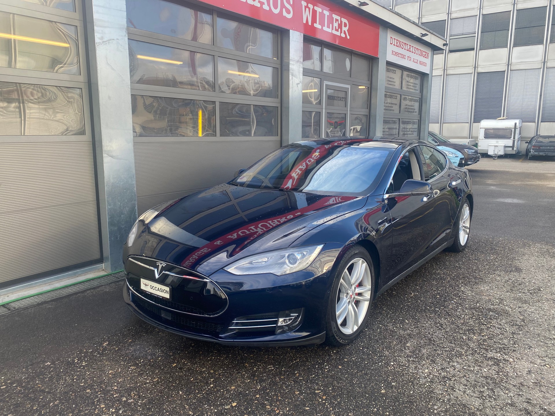 TESLA Model S 85 D-image-0