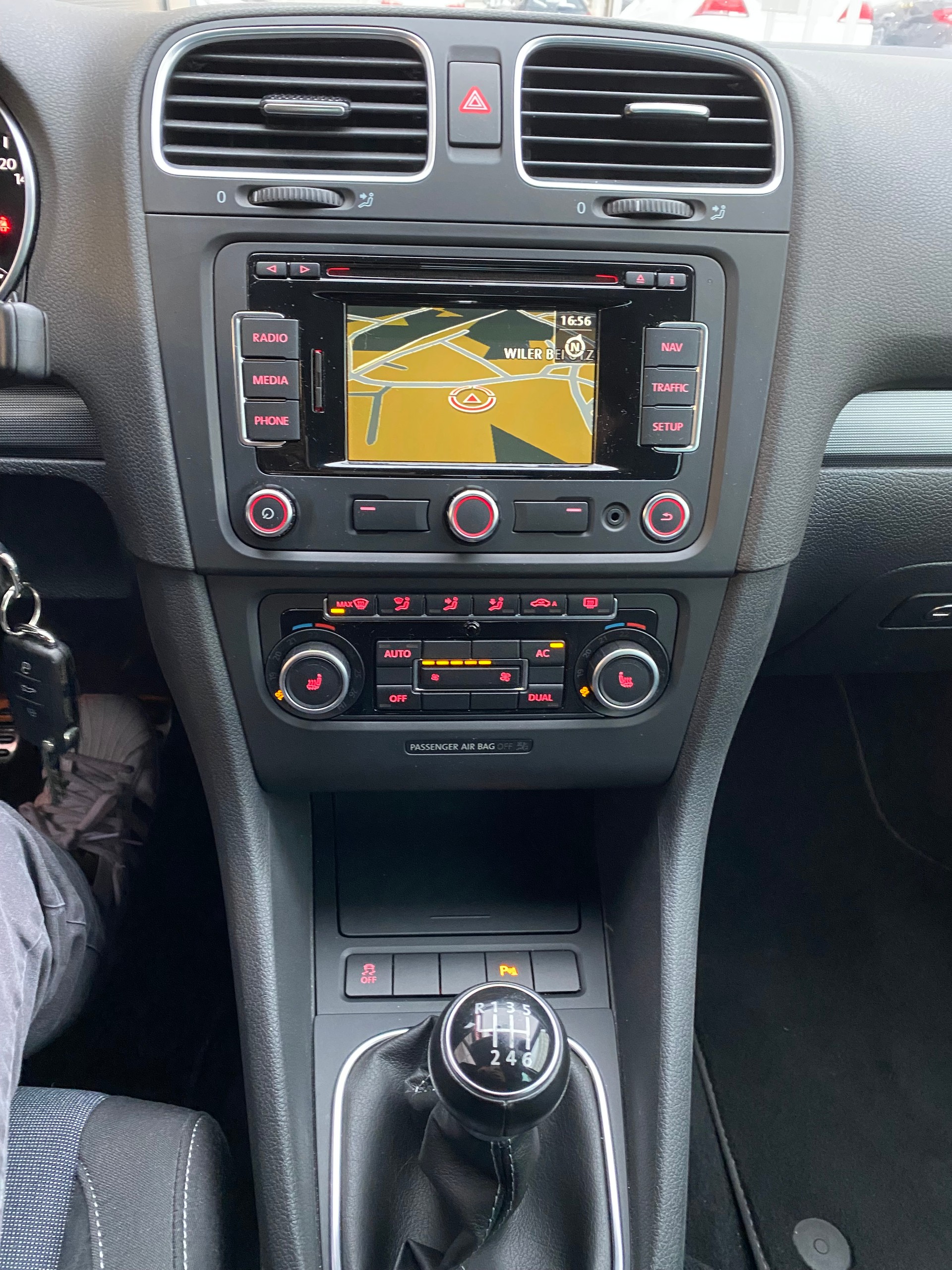 VW Golf 1.2 TSI BlueMotion Technology Team-image-12