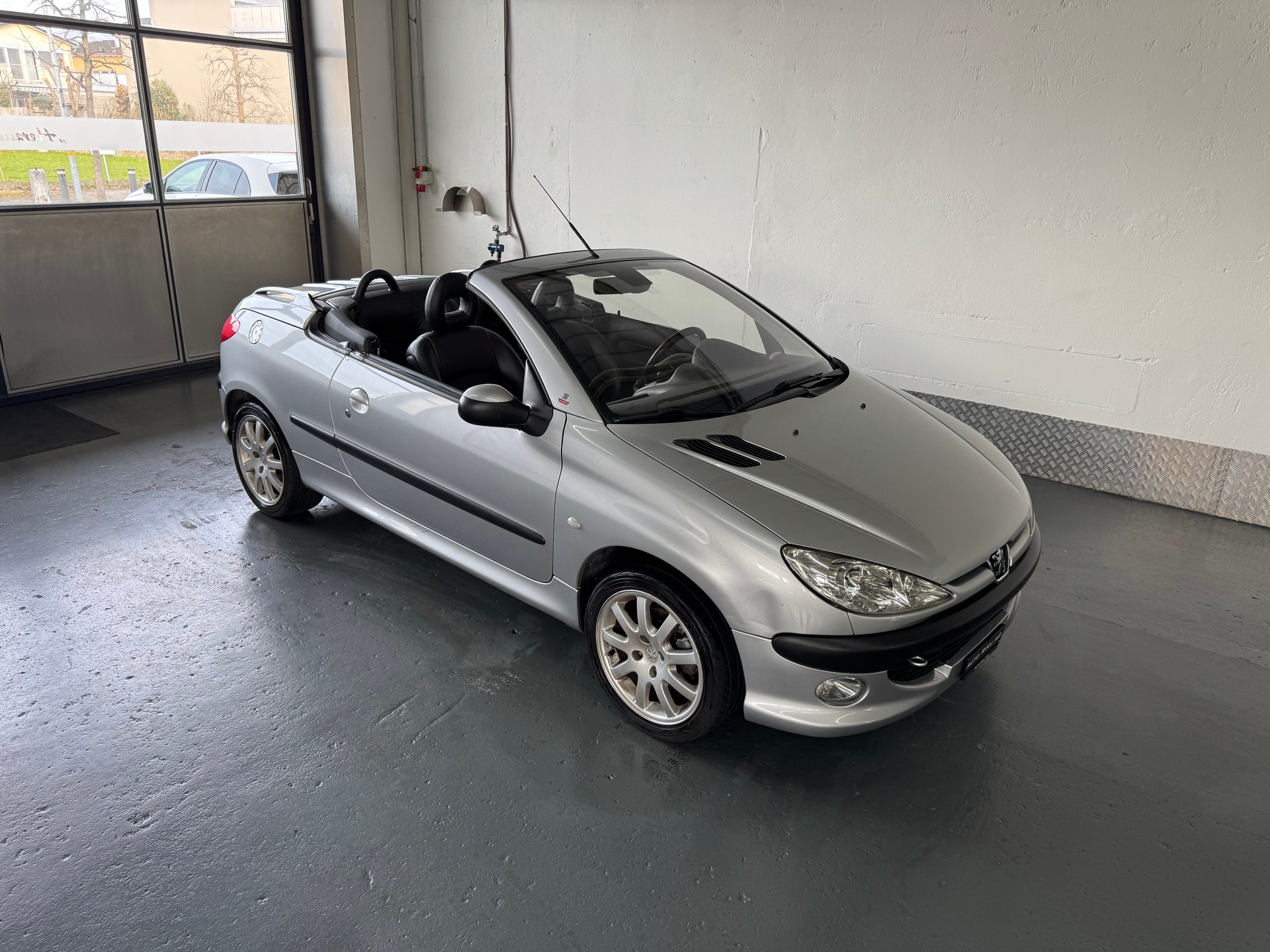 PEUGEOT 206 CC 2.0 16V-image-1