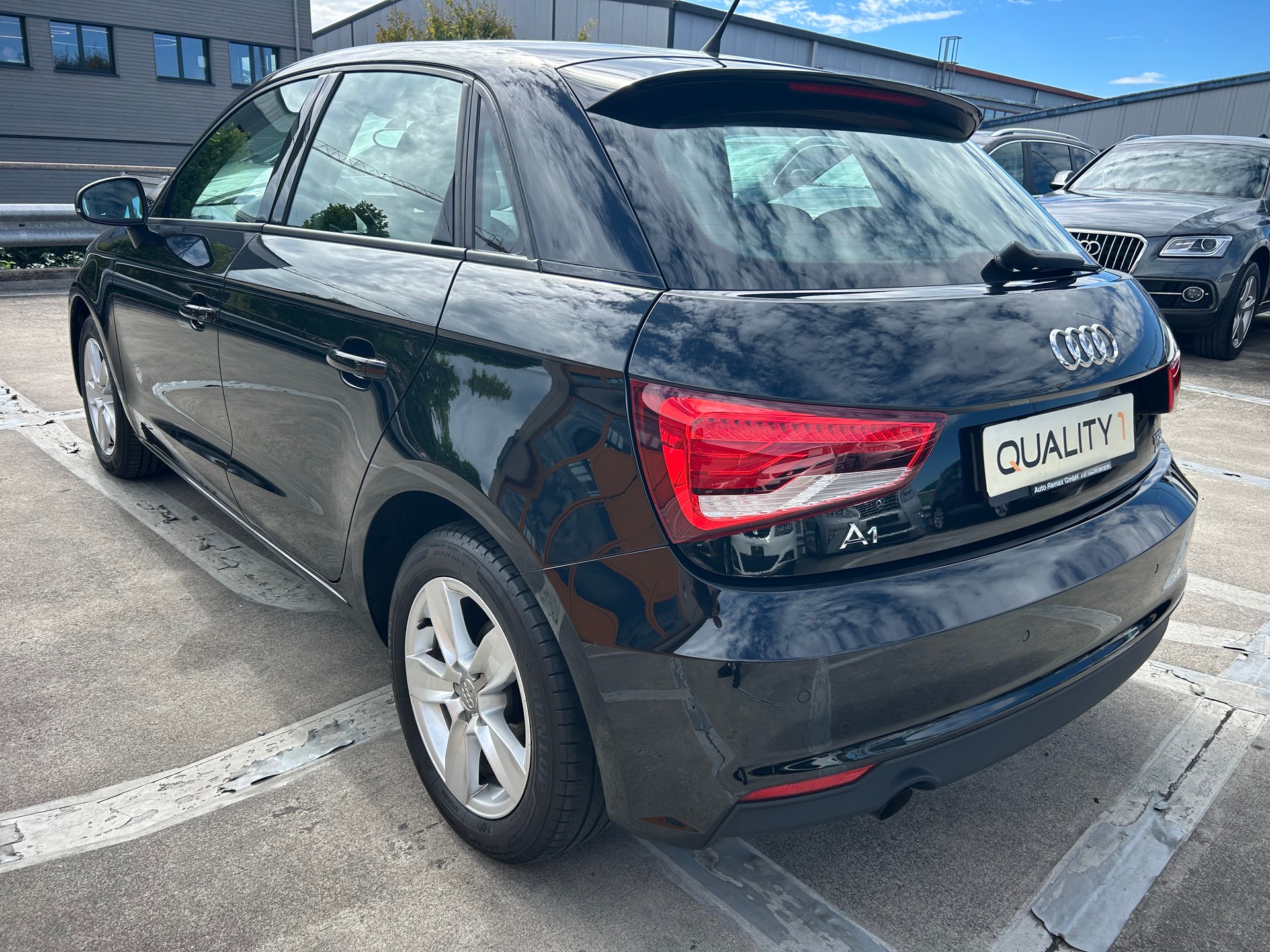 AUDI A1 Sportback 1.0 TFSI-image-2