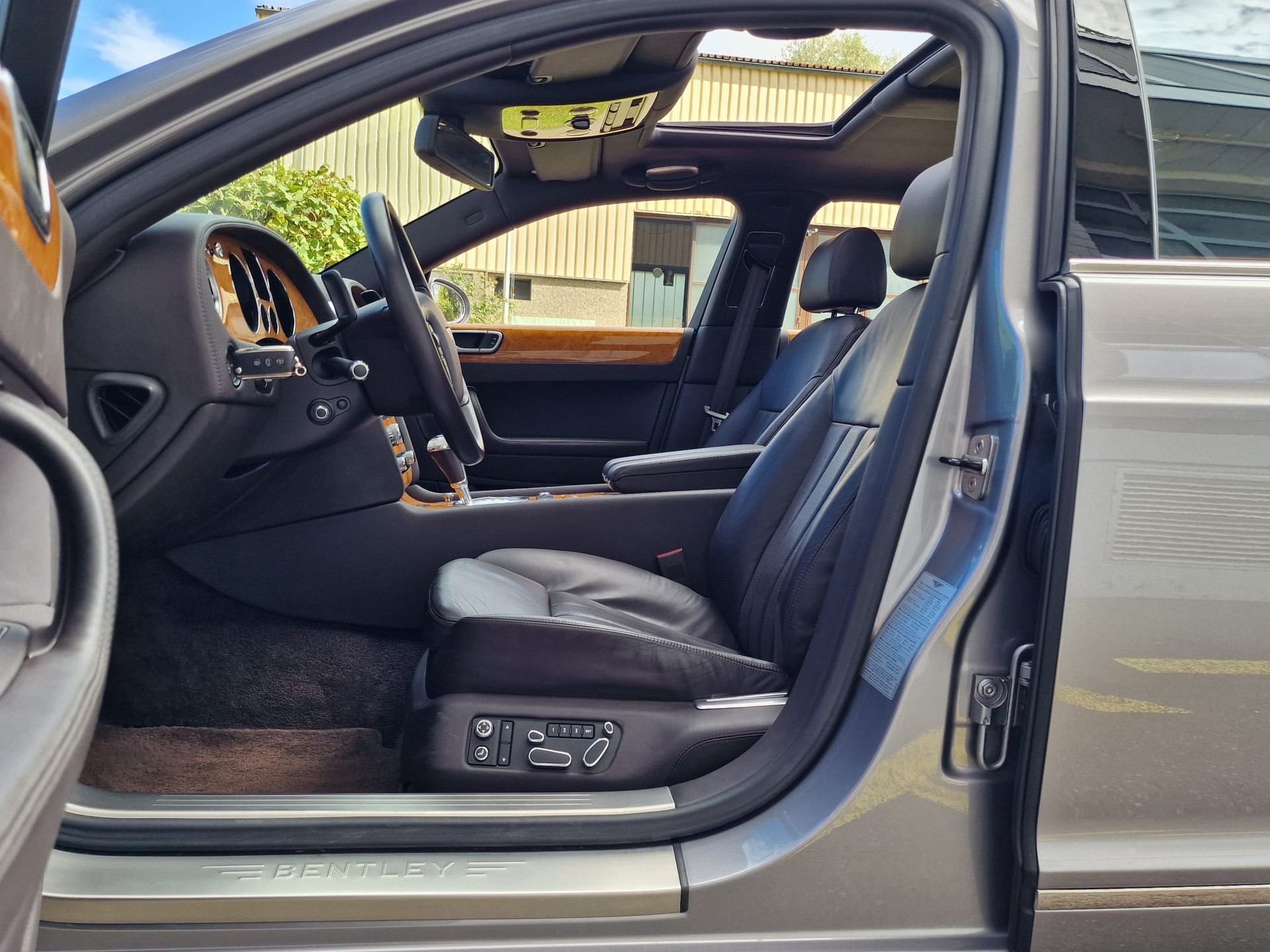 BENTLEY Continental Flying Spur 6.0-image-7