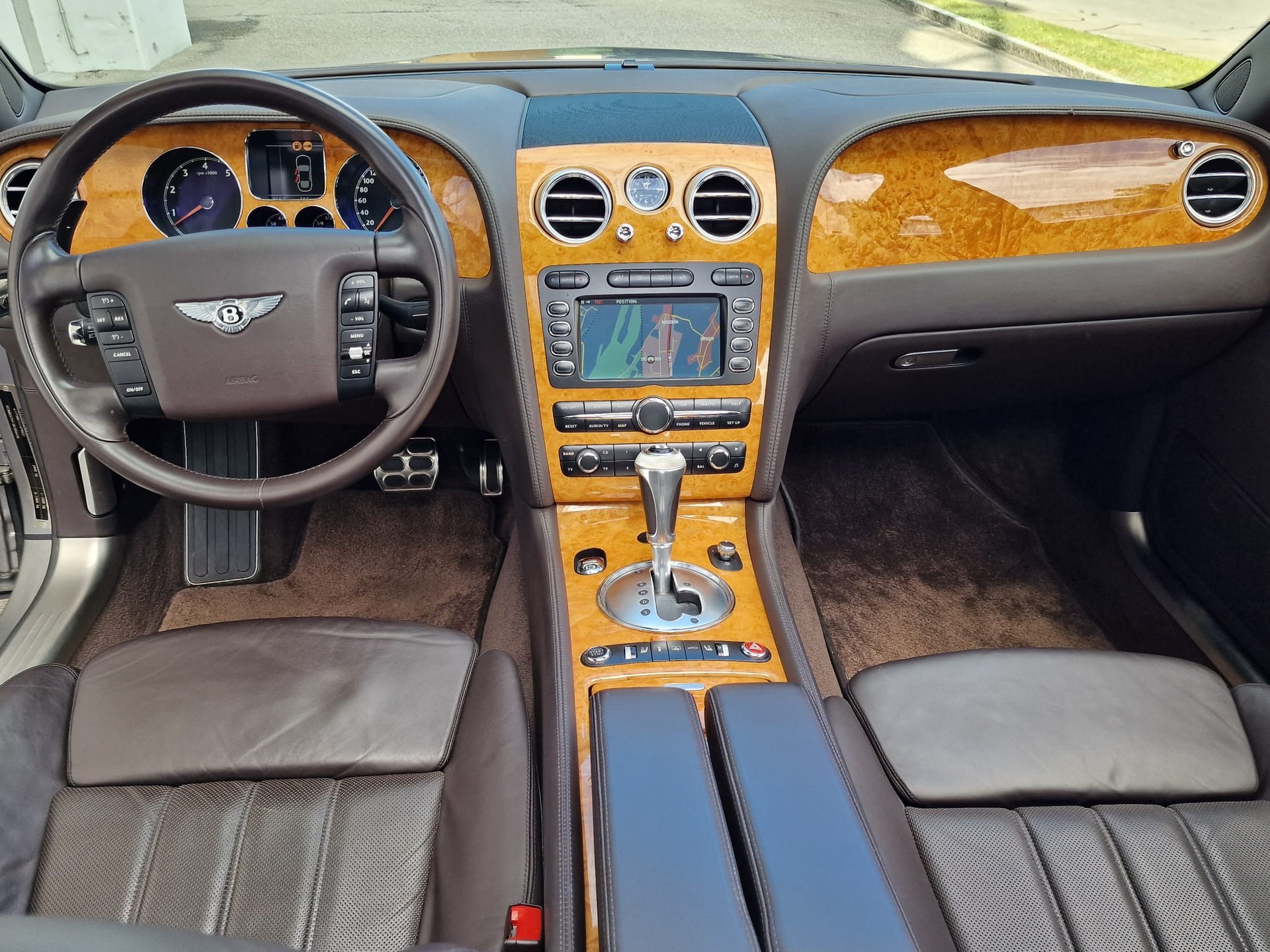 BENTLEY Continental Flying Spur 6.0-image-9