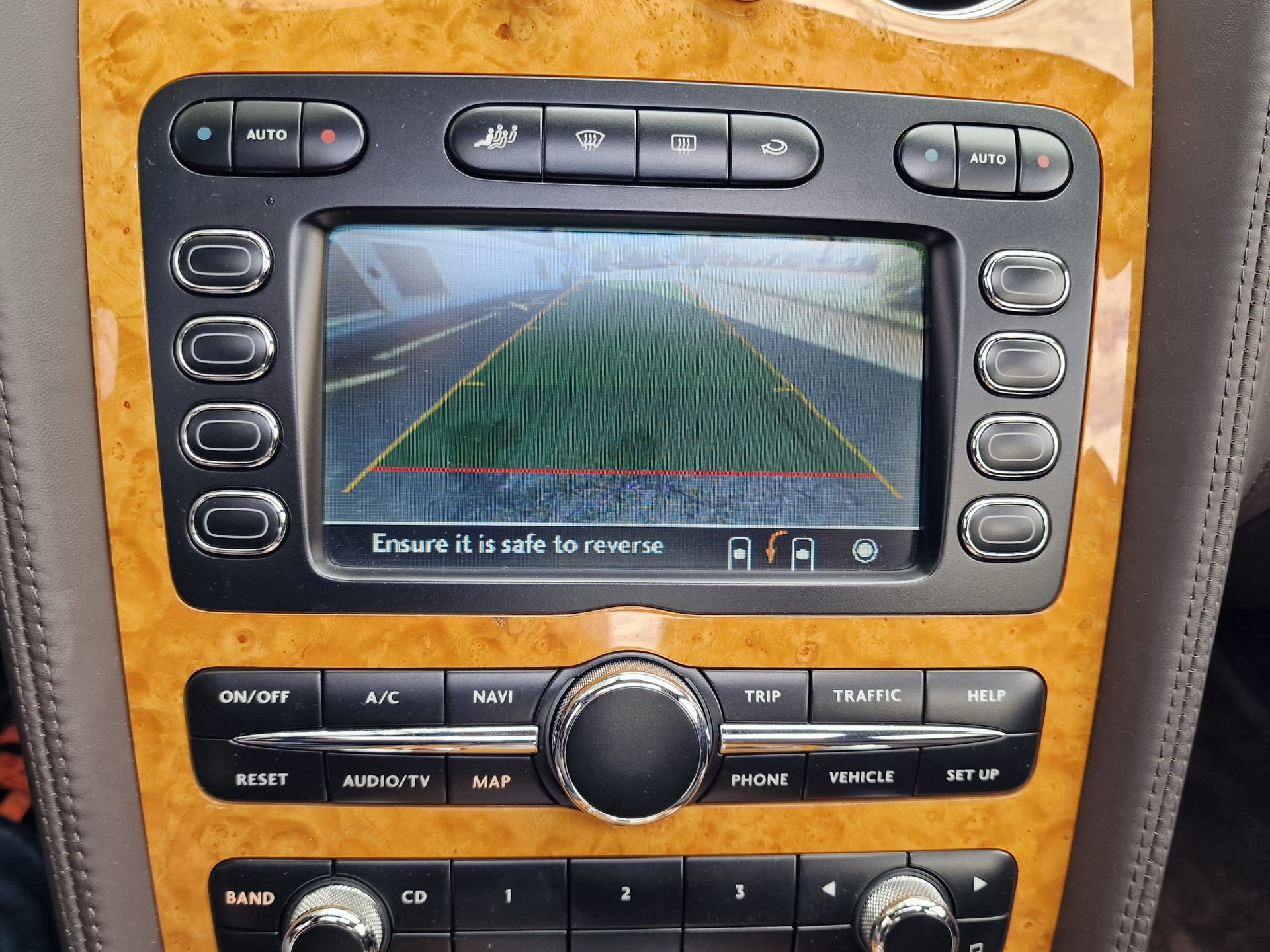BENTLEY Continental Flying Spur 6.0-image-11