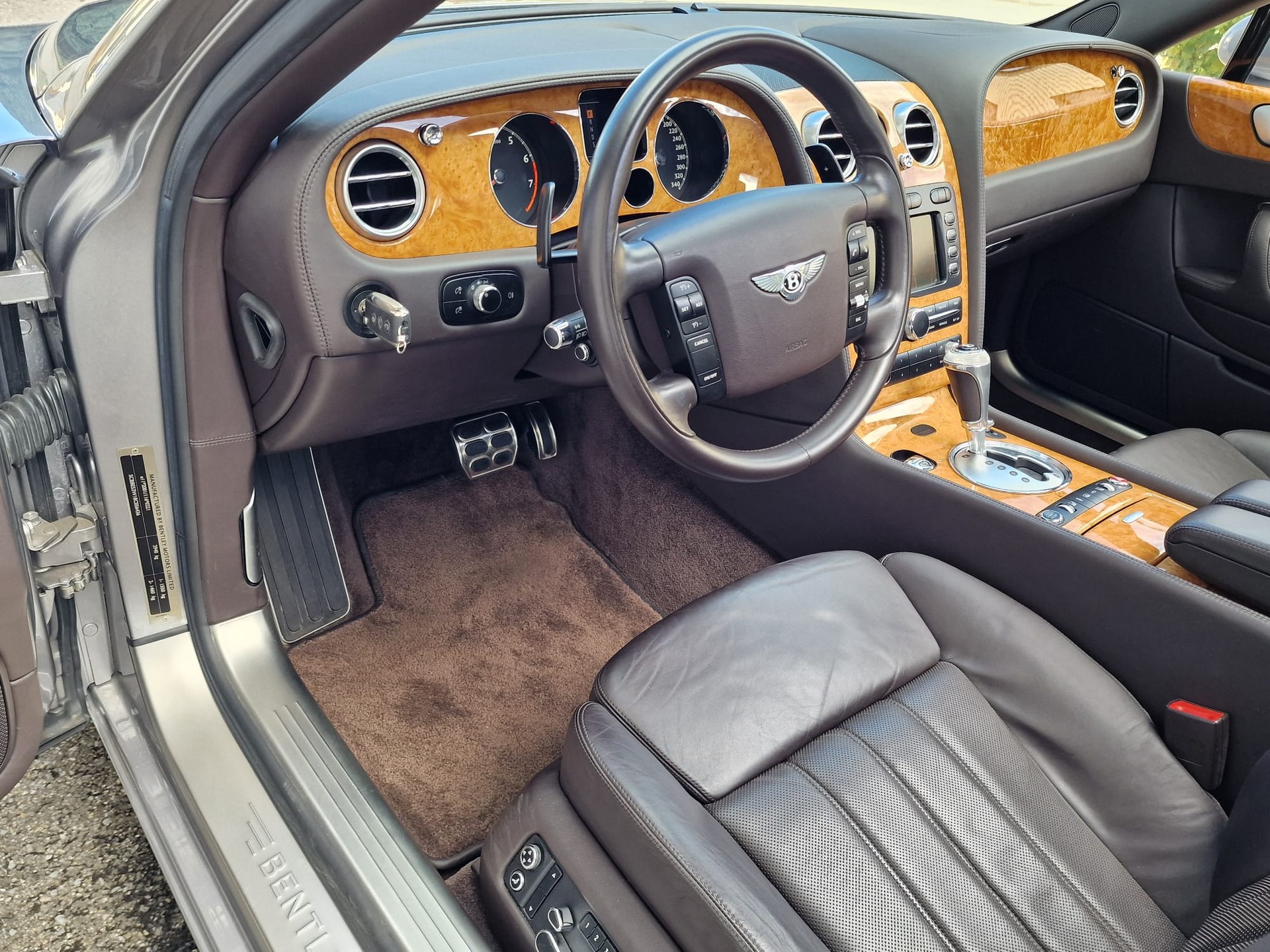 BENTLEY Continental Flying Spur 6.0-image-8
