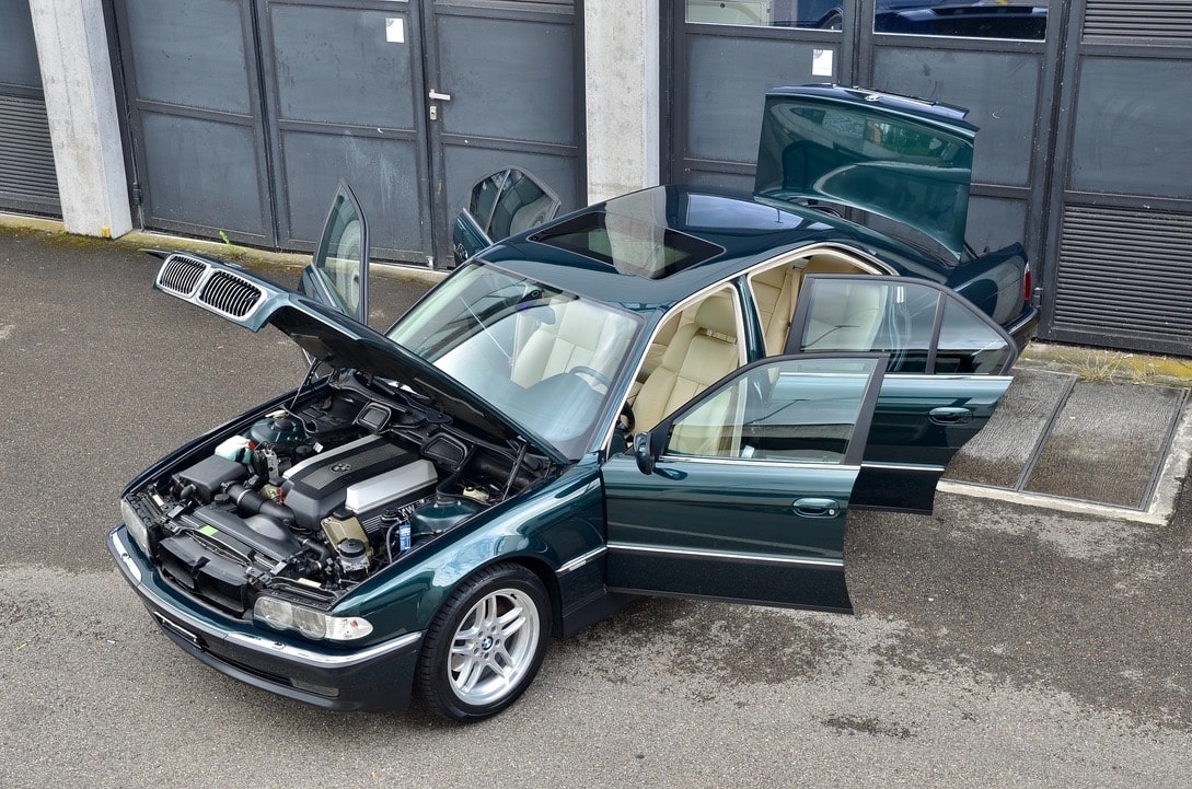BMW 740i