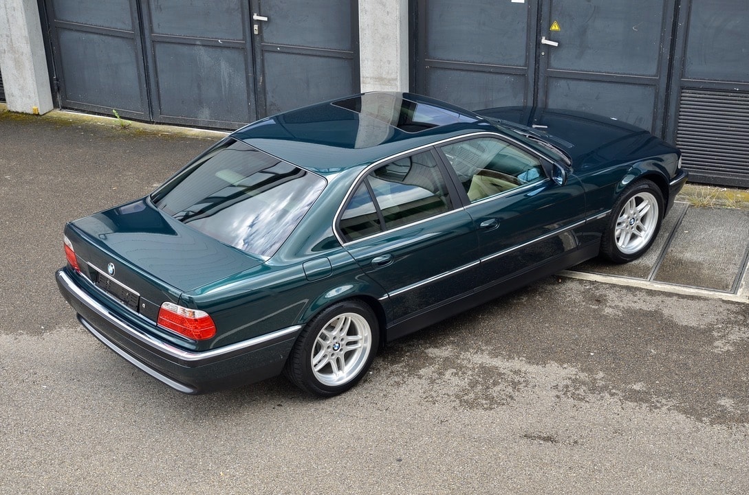BMW 740i-image-8